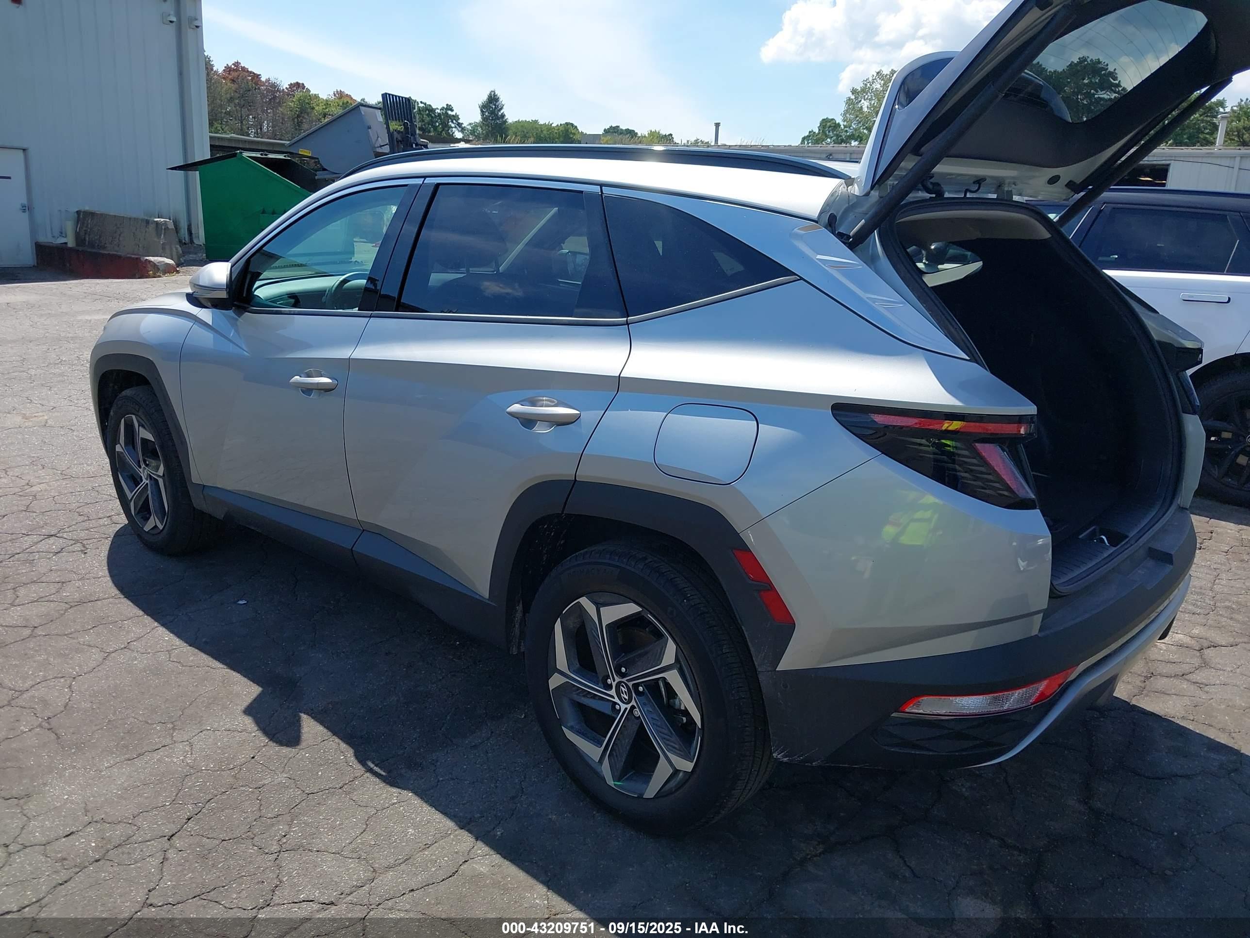 HYUNDAI TUCSON image 3