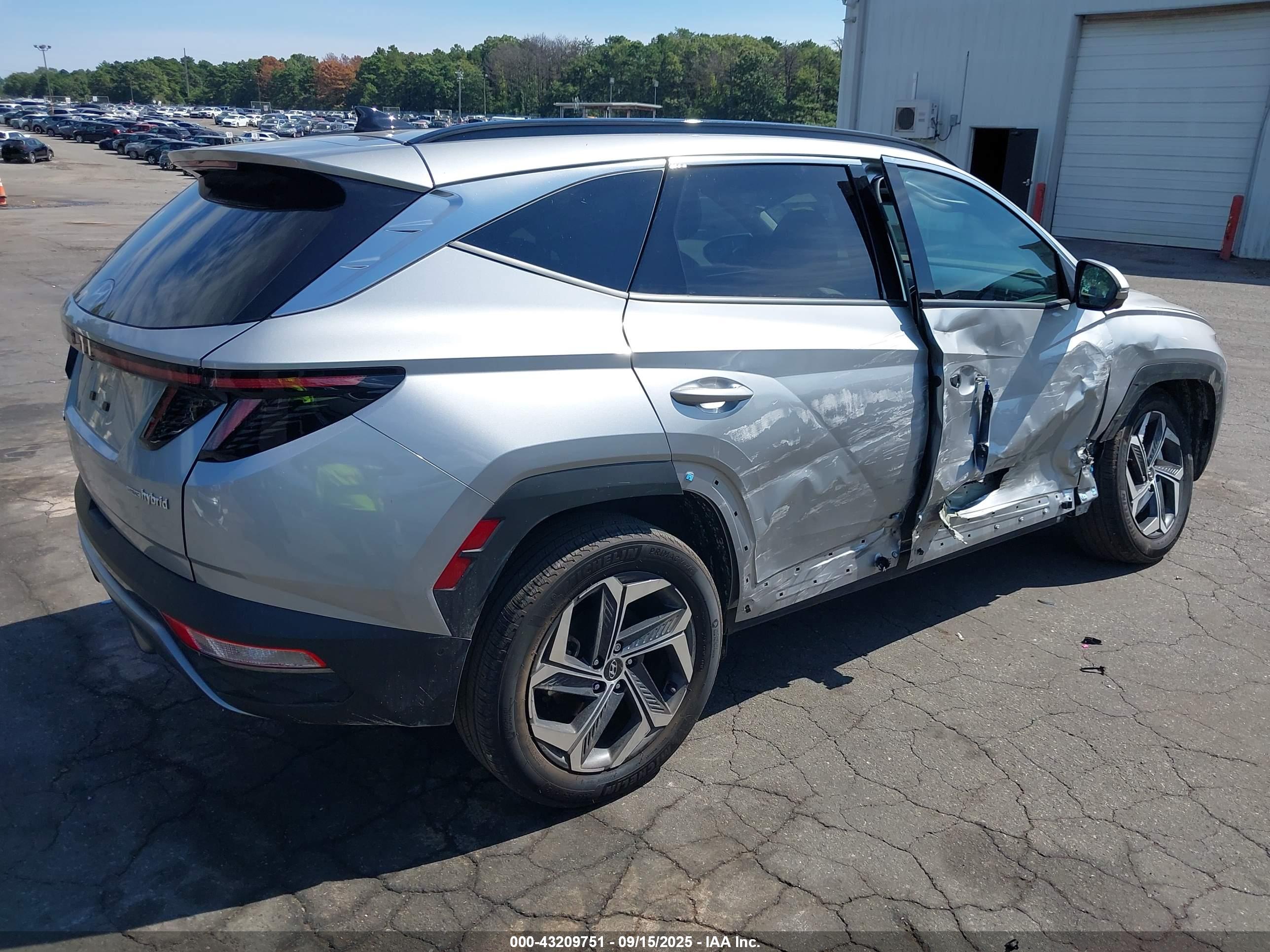 HYUNDAI TUCSON image 4