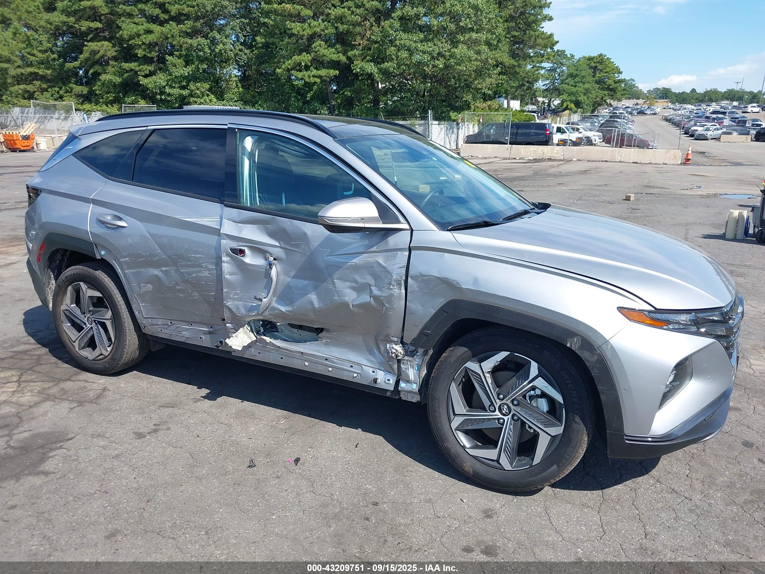 HYUNDAI TUCSON image 6