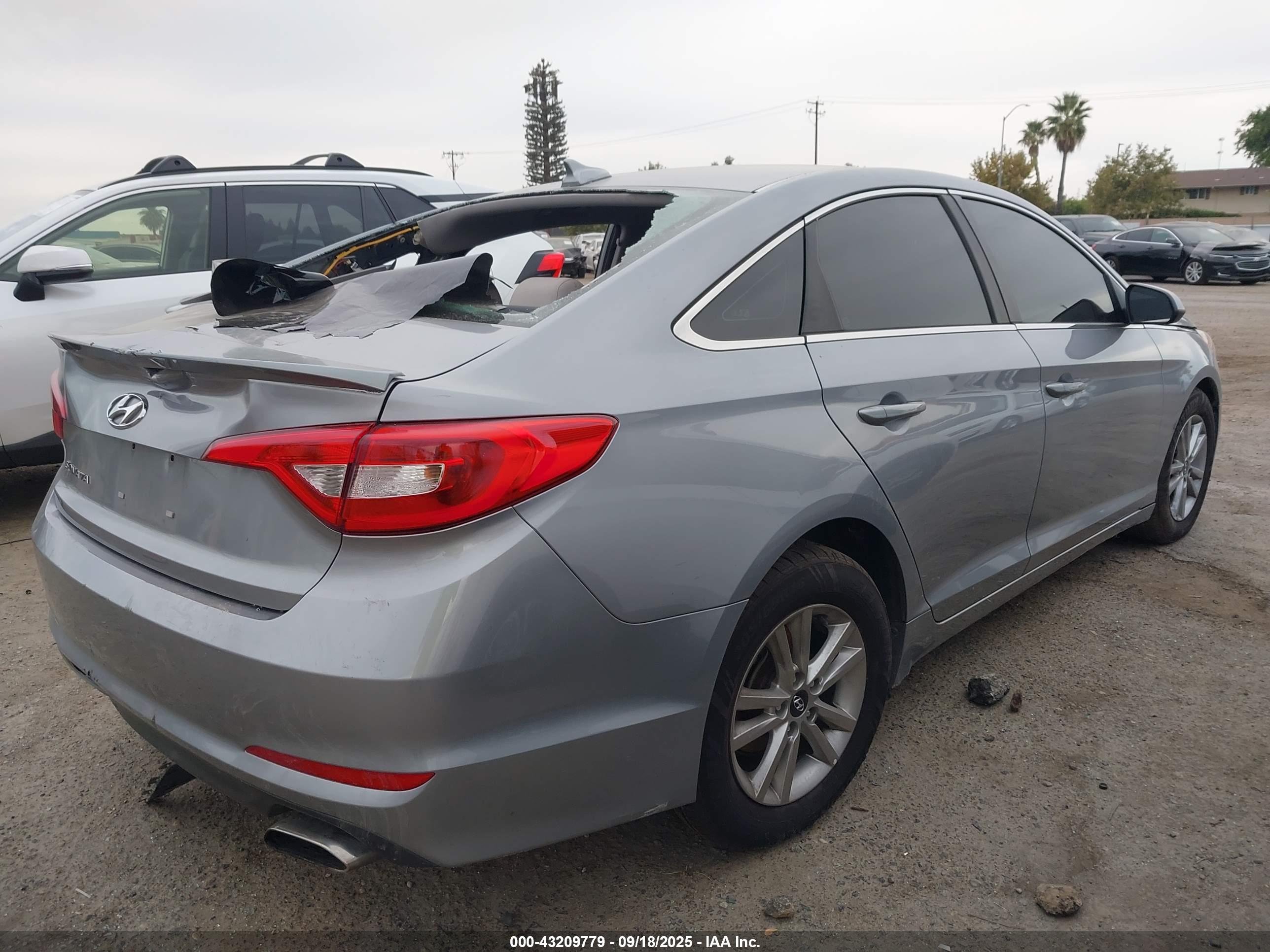 HYUNDAI SONATA image 4