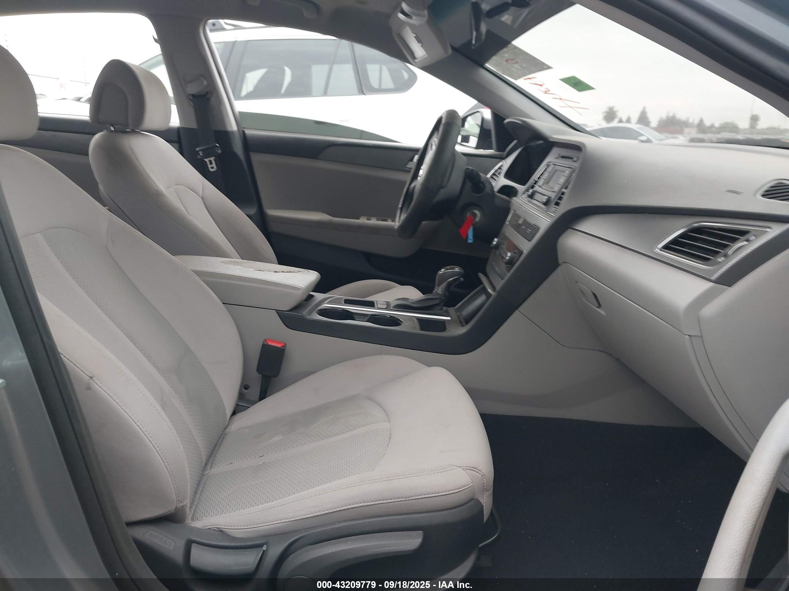 HYUNDAI SONATA image 5