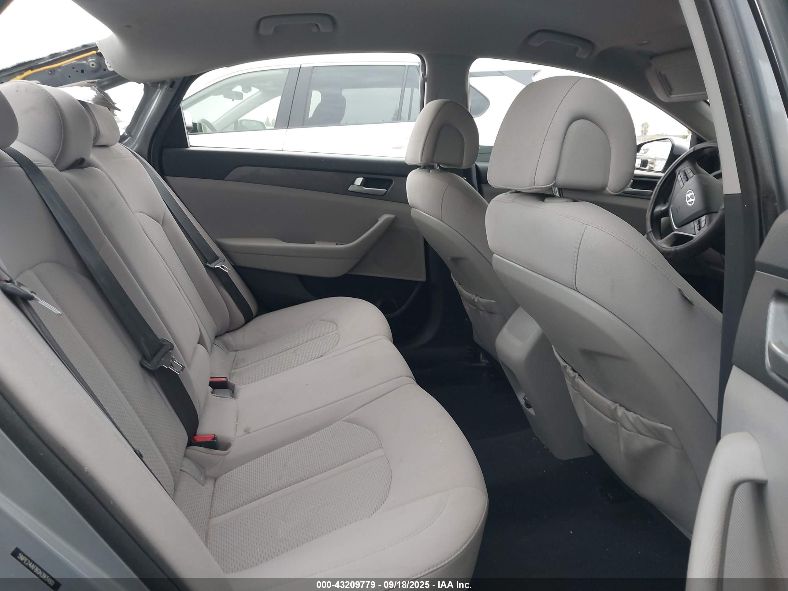 HYUNDAI SONATA image 8