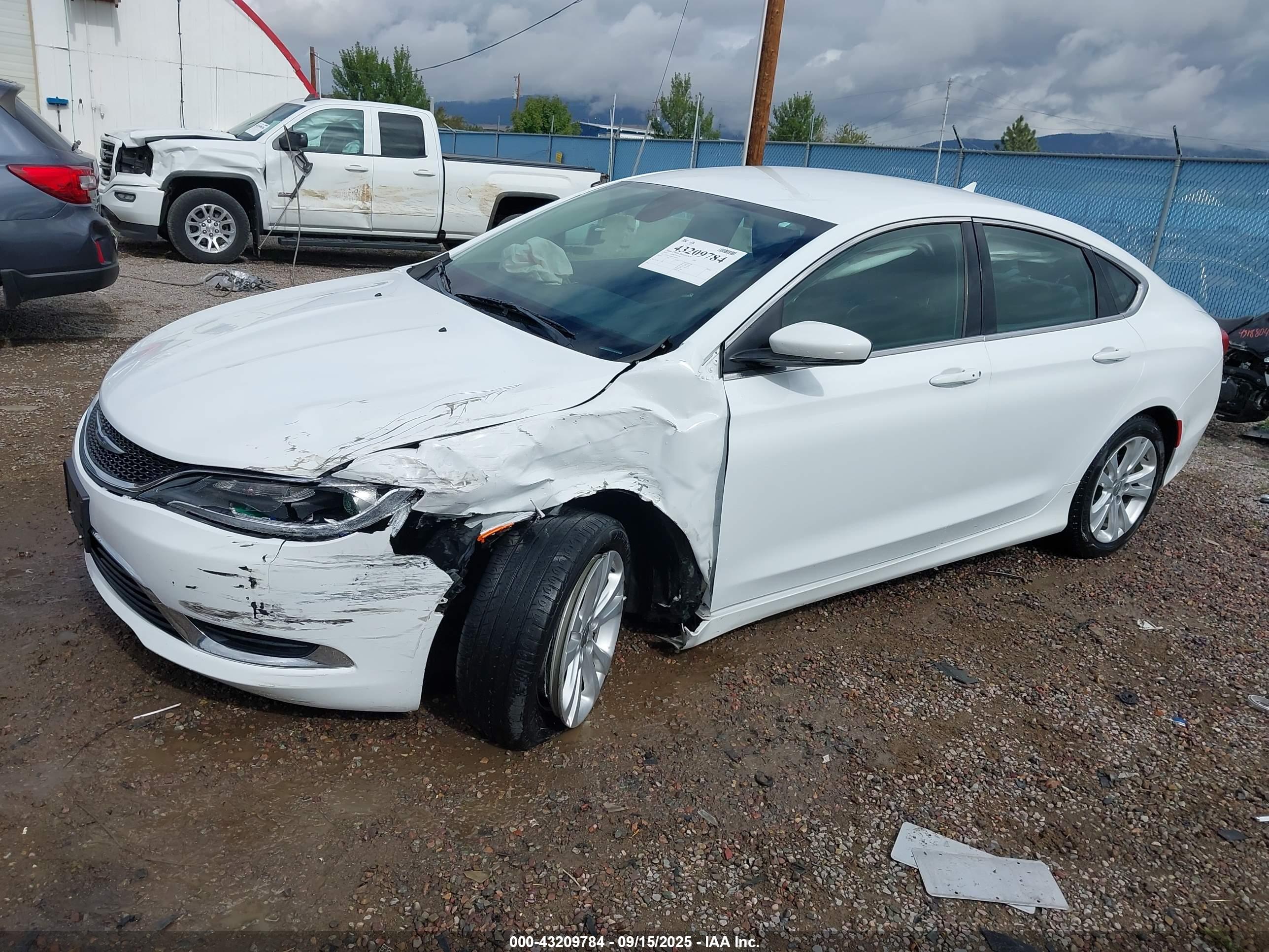 CHRYSLER 200 image 2