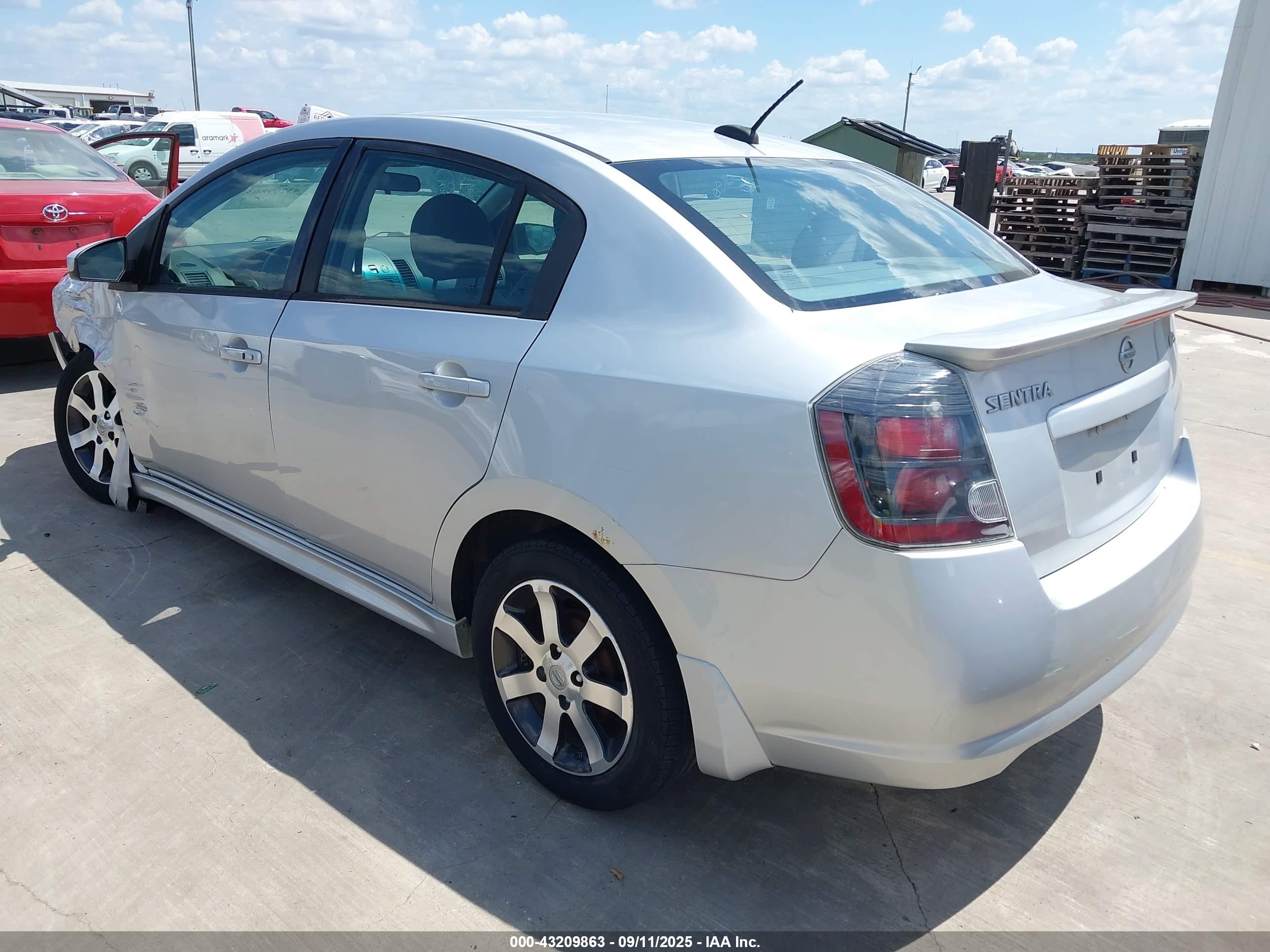 NISSAN SENTRA image 3
