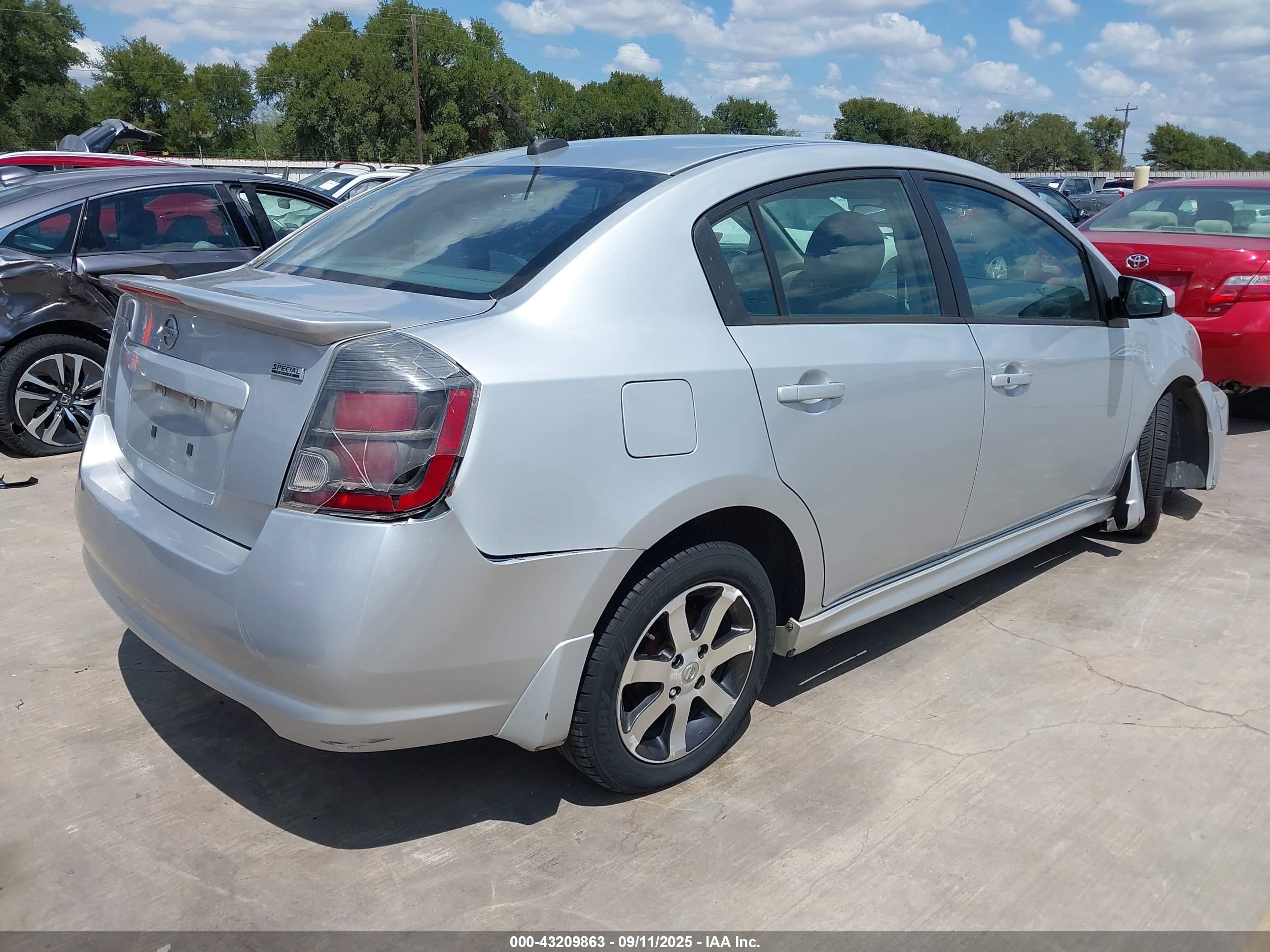 NISSAN SENTRA image 4