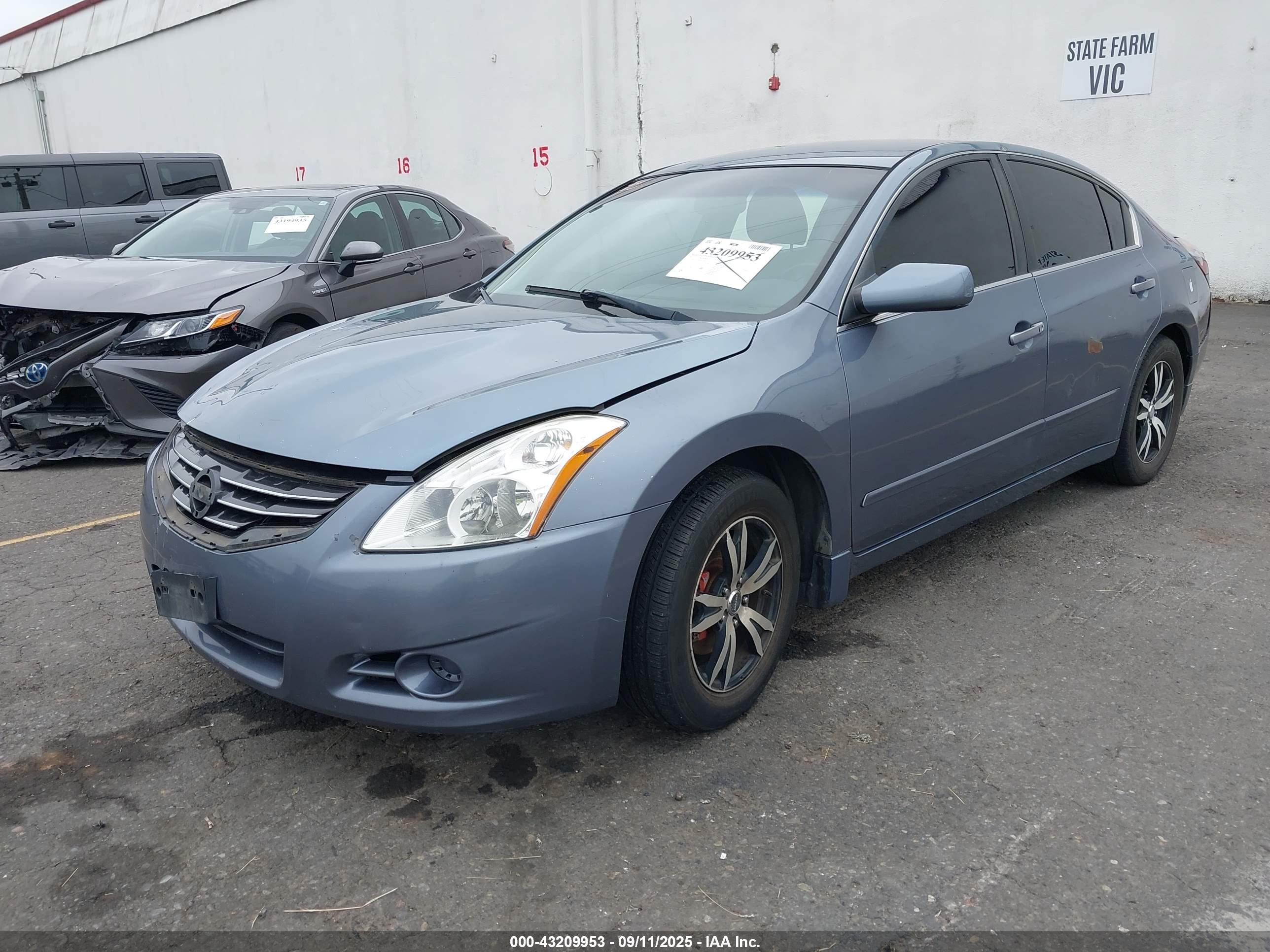 NISSAN ALTIMA image 2