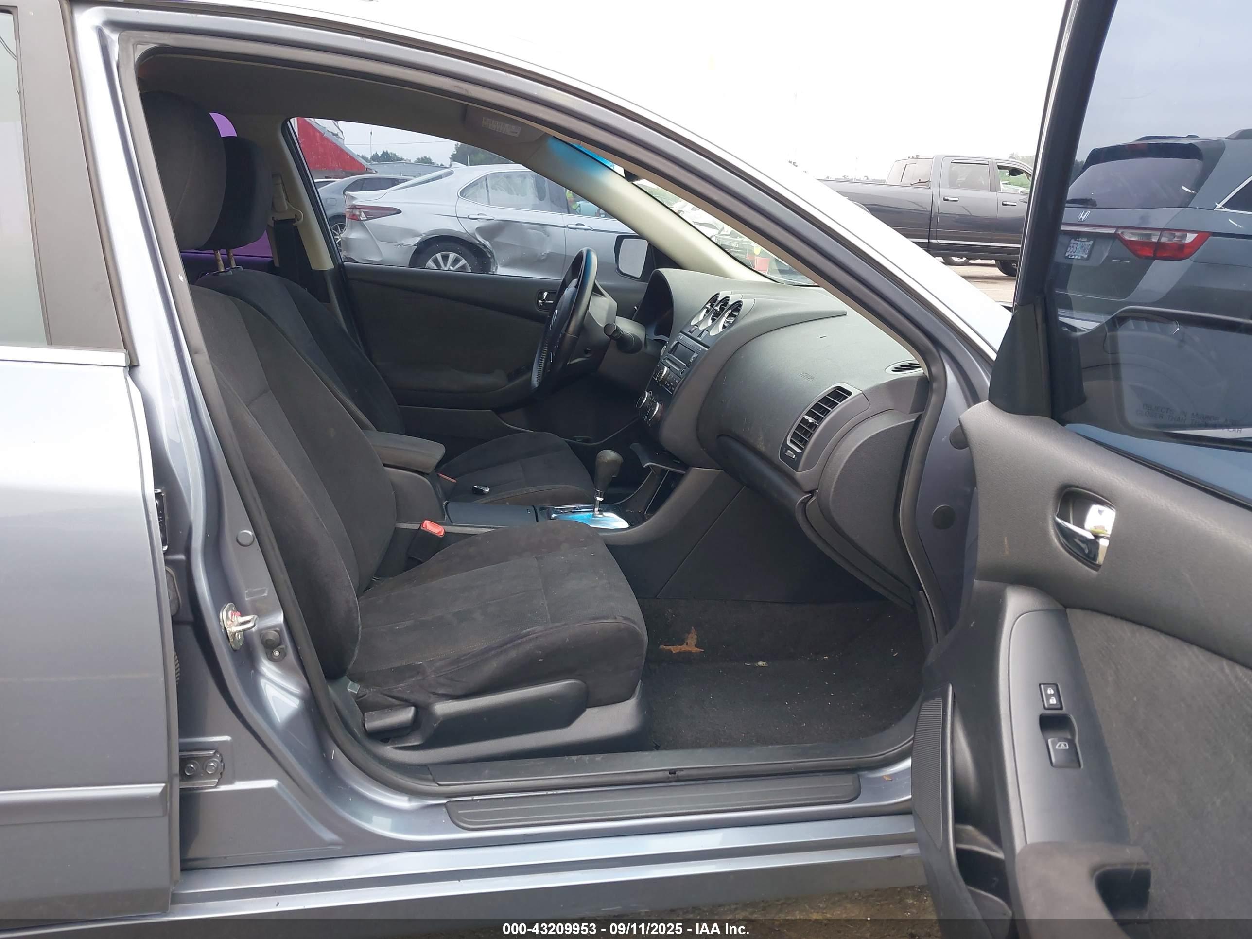 NISSAN ALTIMA image 5