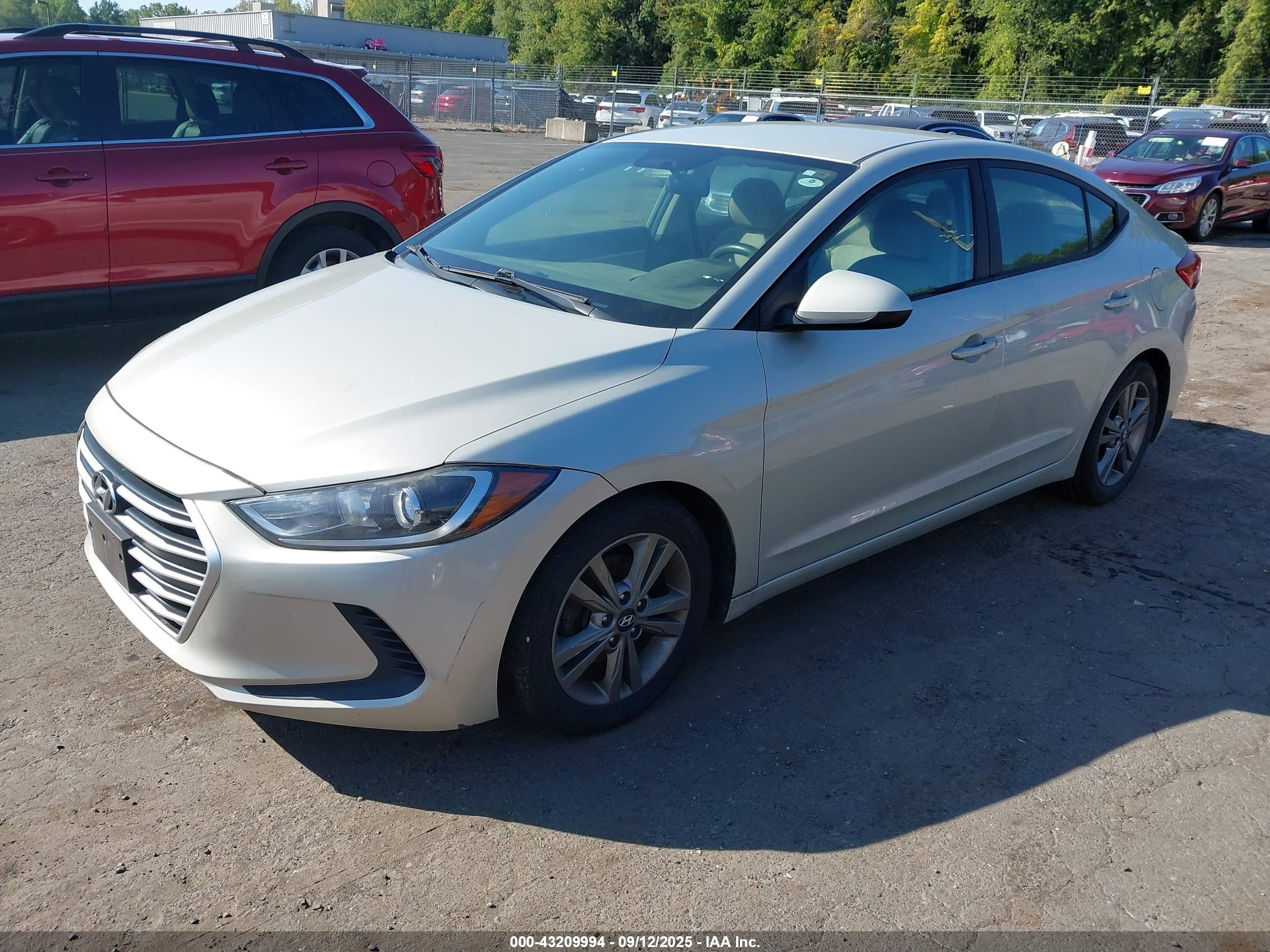 HYUNDAI ELANTRA image 2