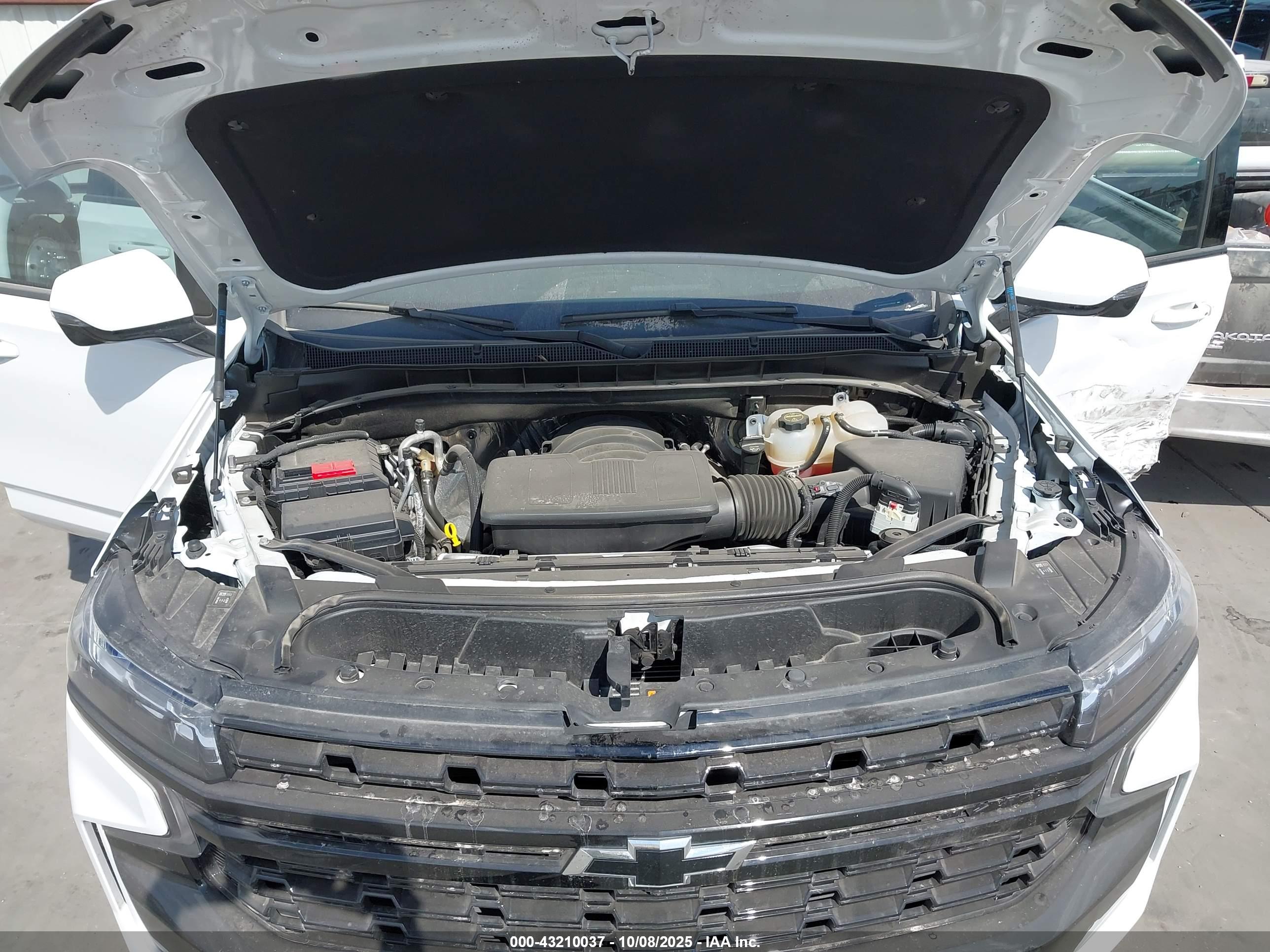 CHEVROLET SUBURBAN image 10