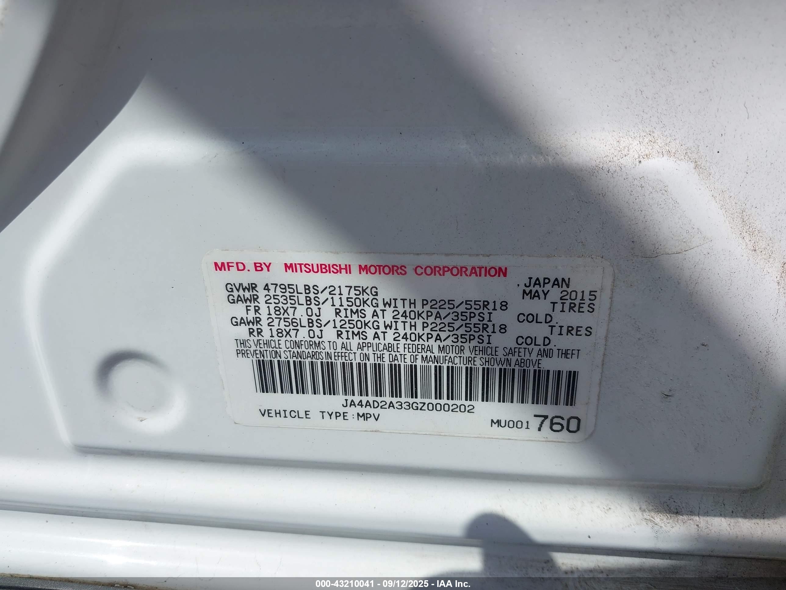 MITSUBISHI OUTLANDER image 9