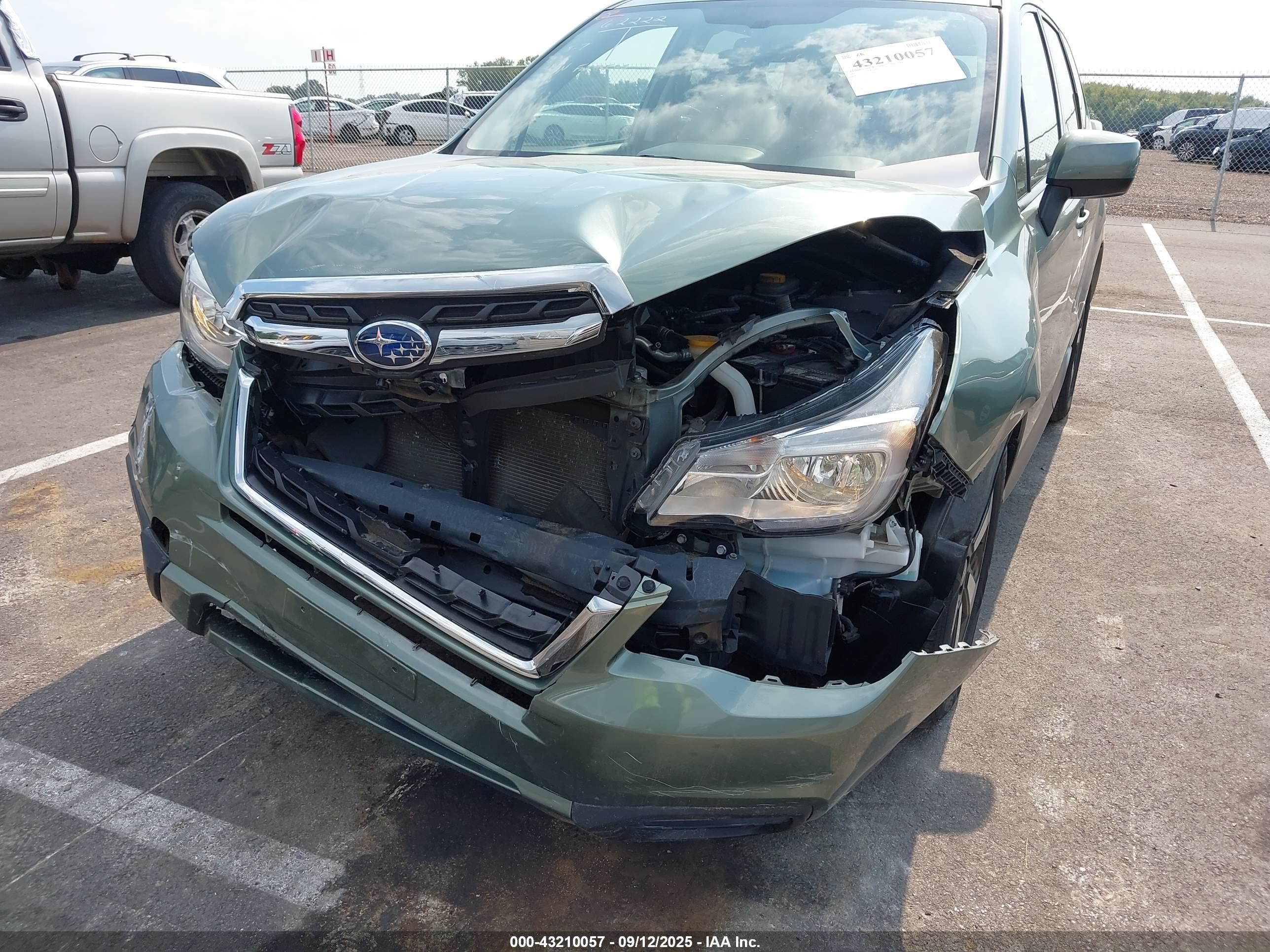 SUBARU FORESTER image 6
