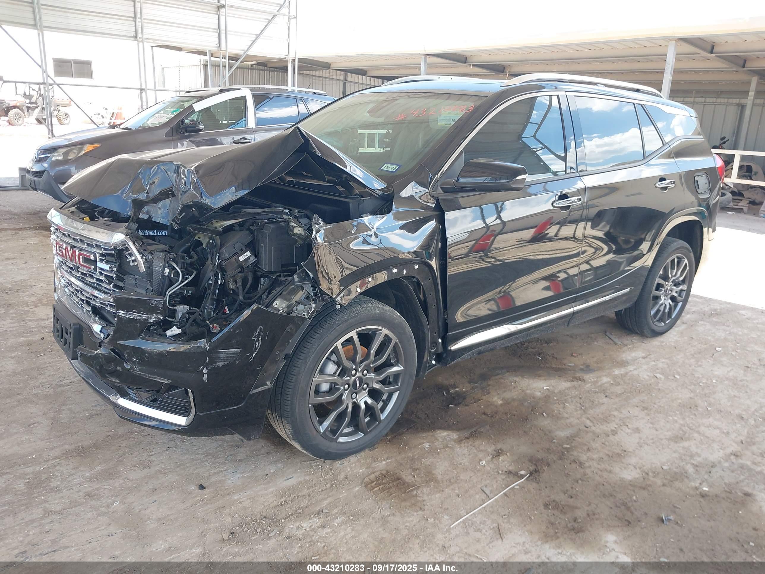 GMC TERRAIN image 2