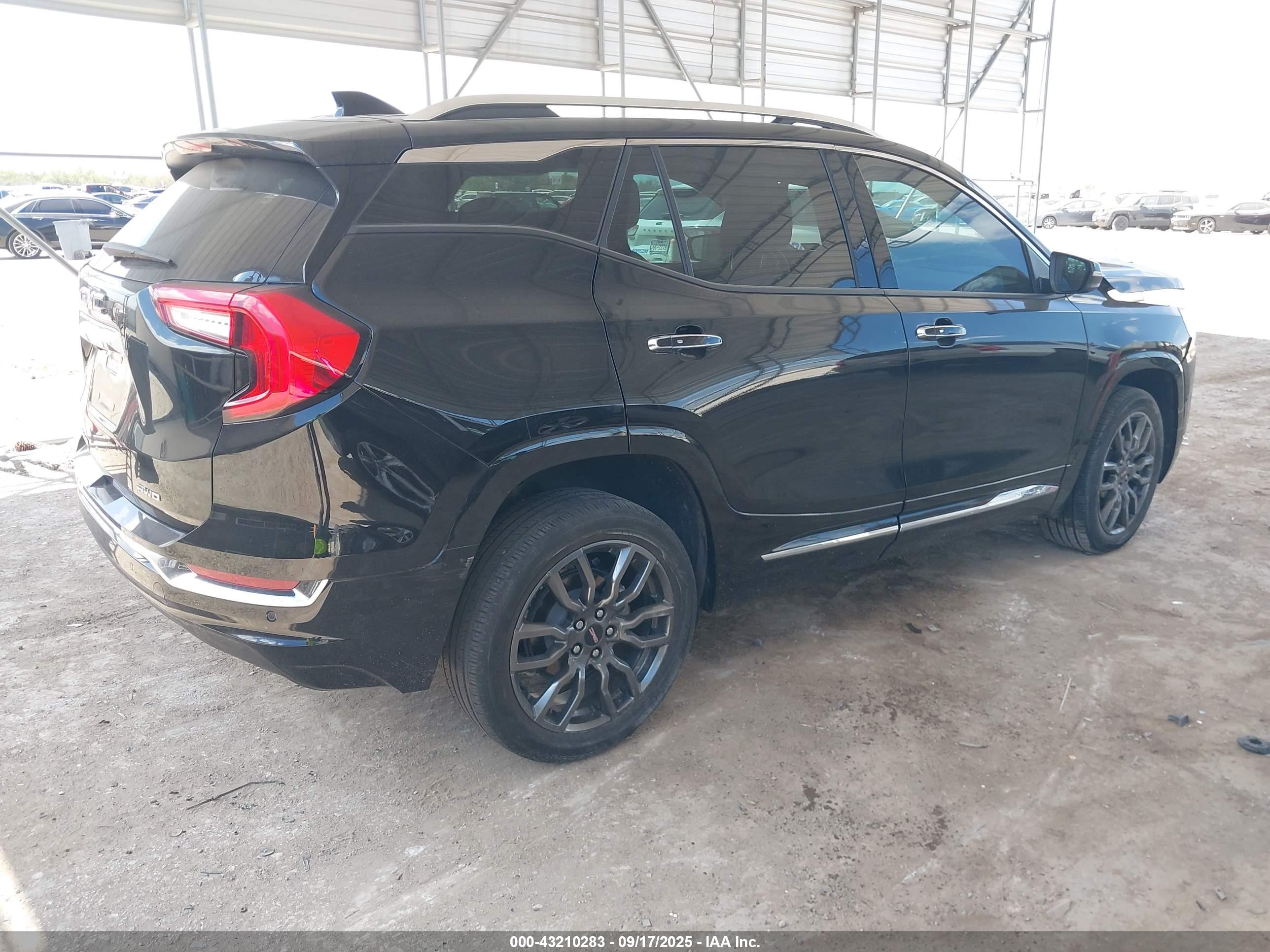 GMC TERRAIN image 4