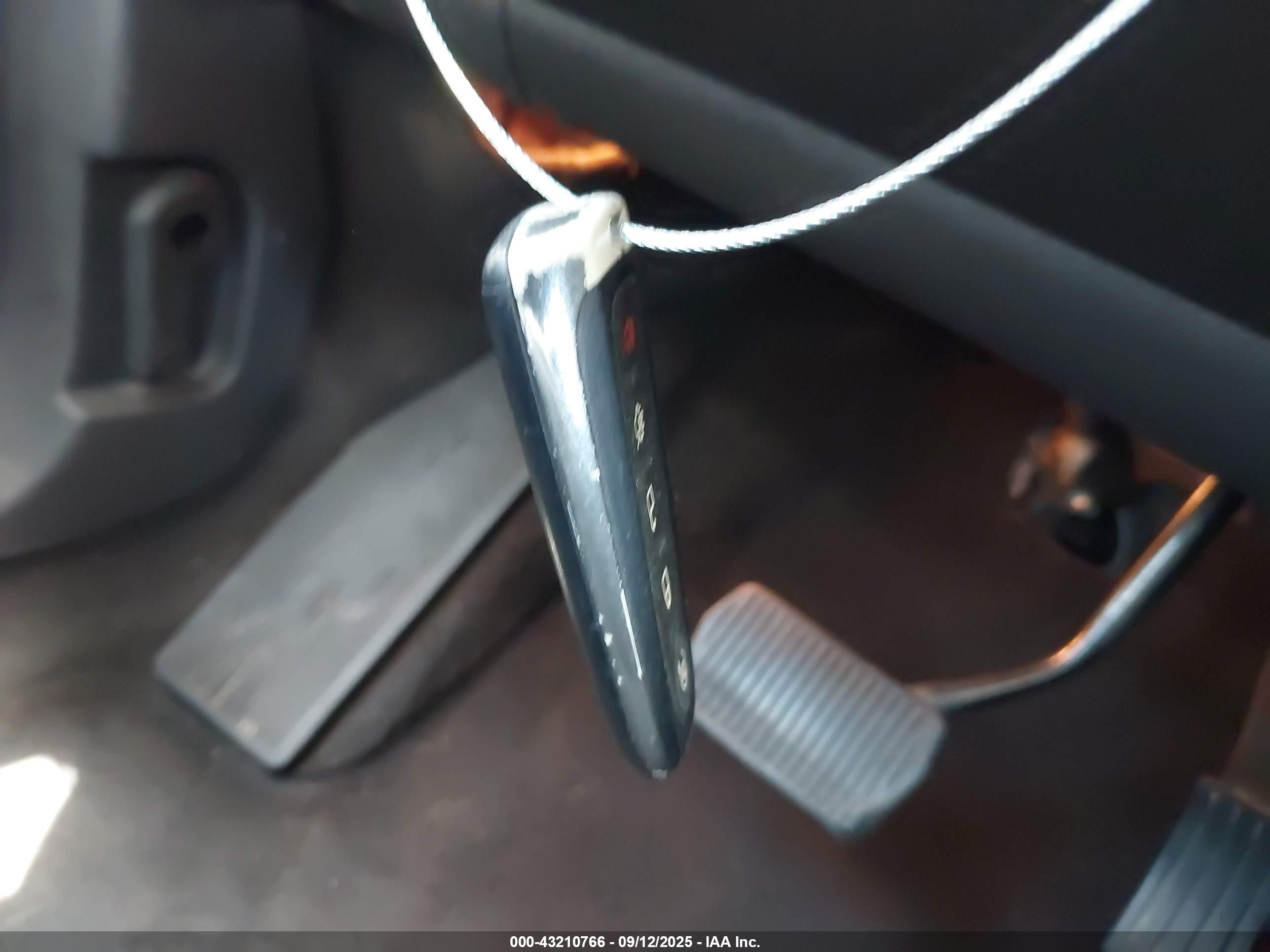 FORD ESCAPE image 11