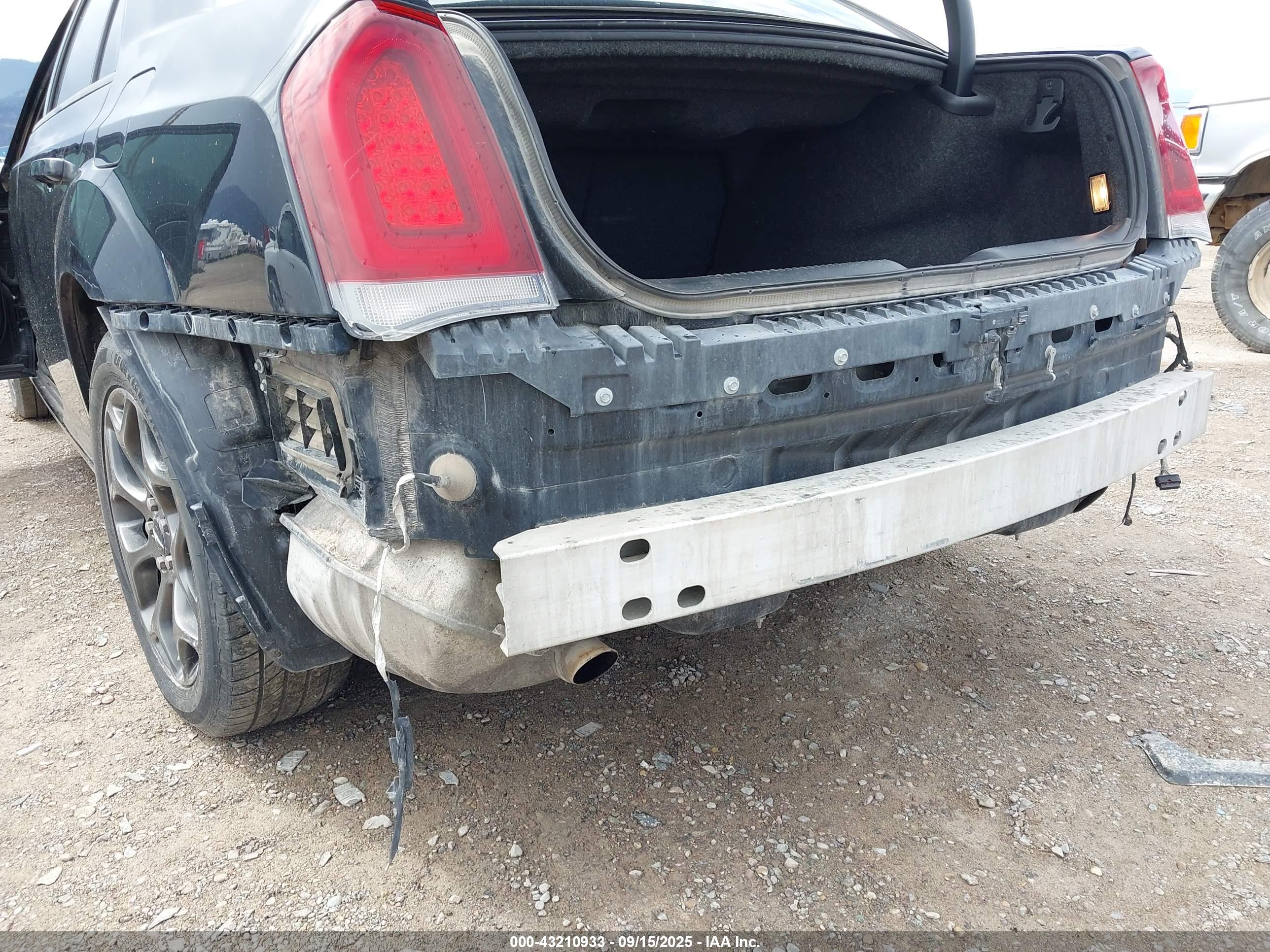 CHRYSLER 300 image 6