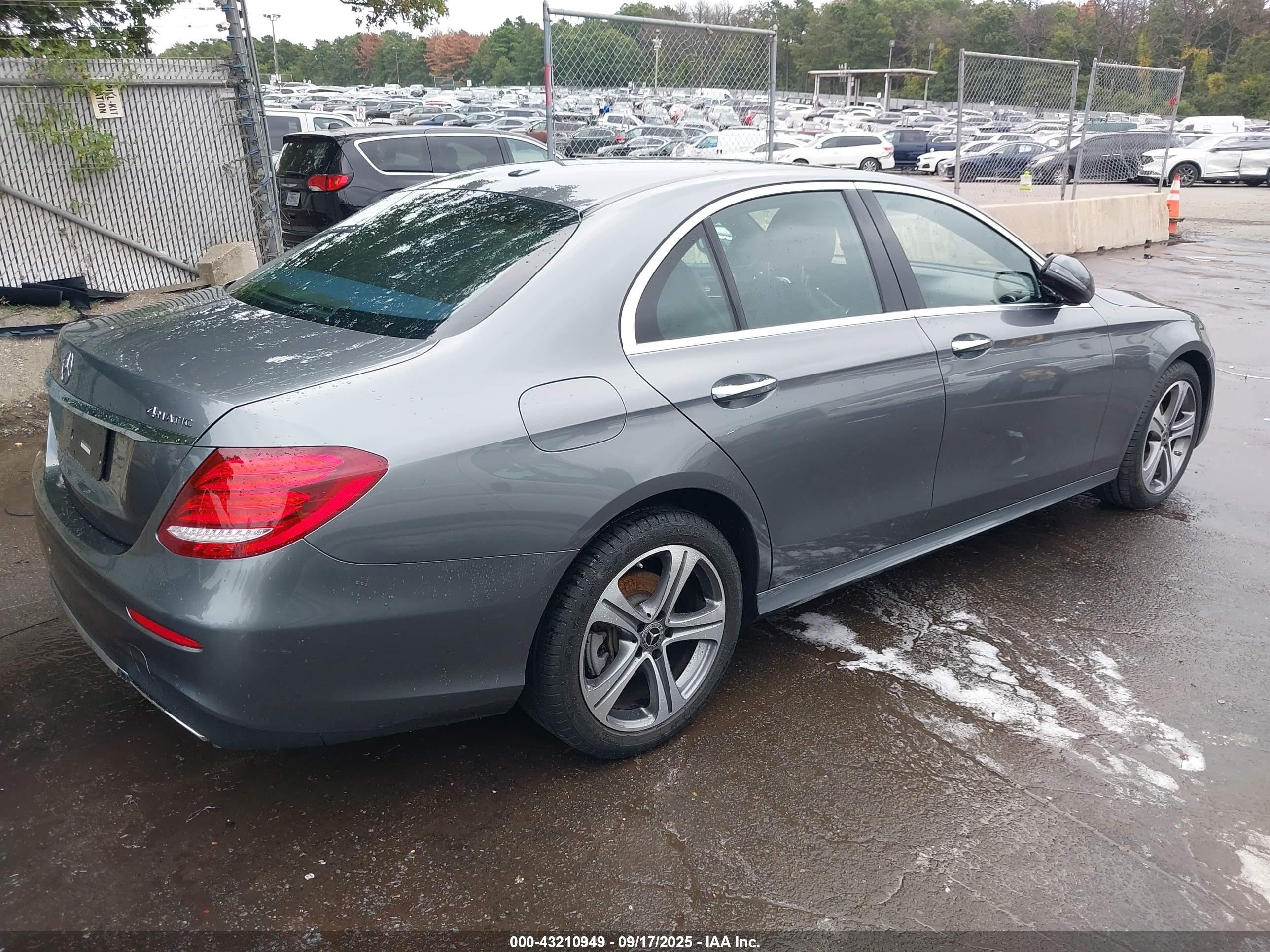 MERCEDES-BENZ E image 4