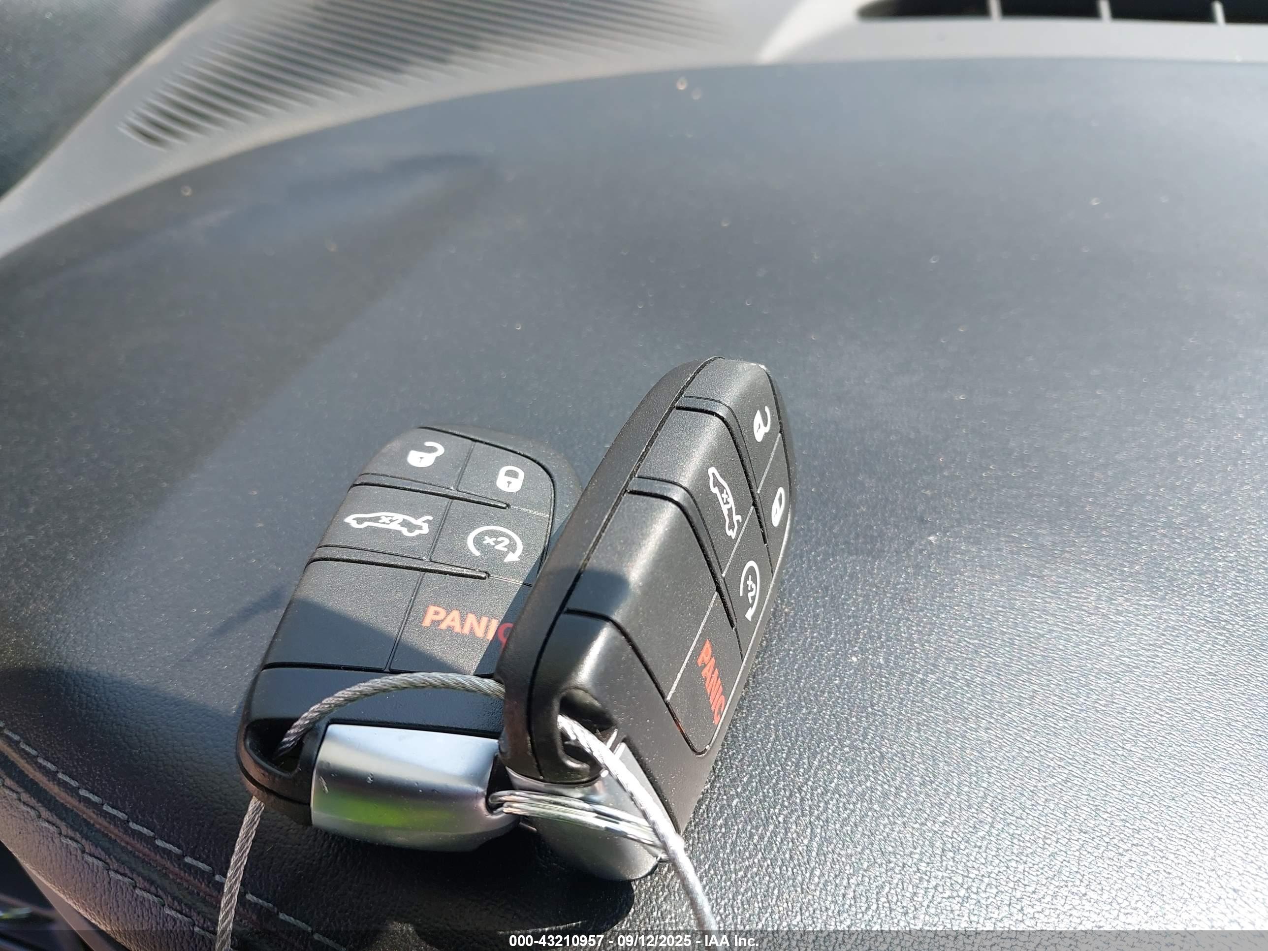 DODGE CHALLENGER image 11