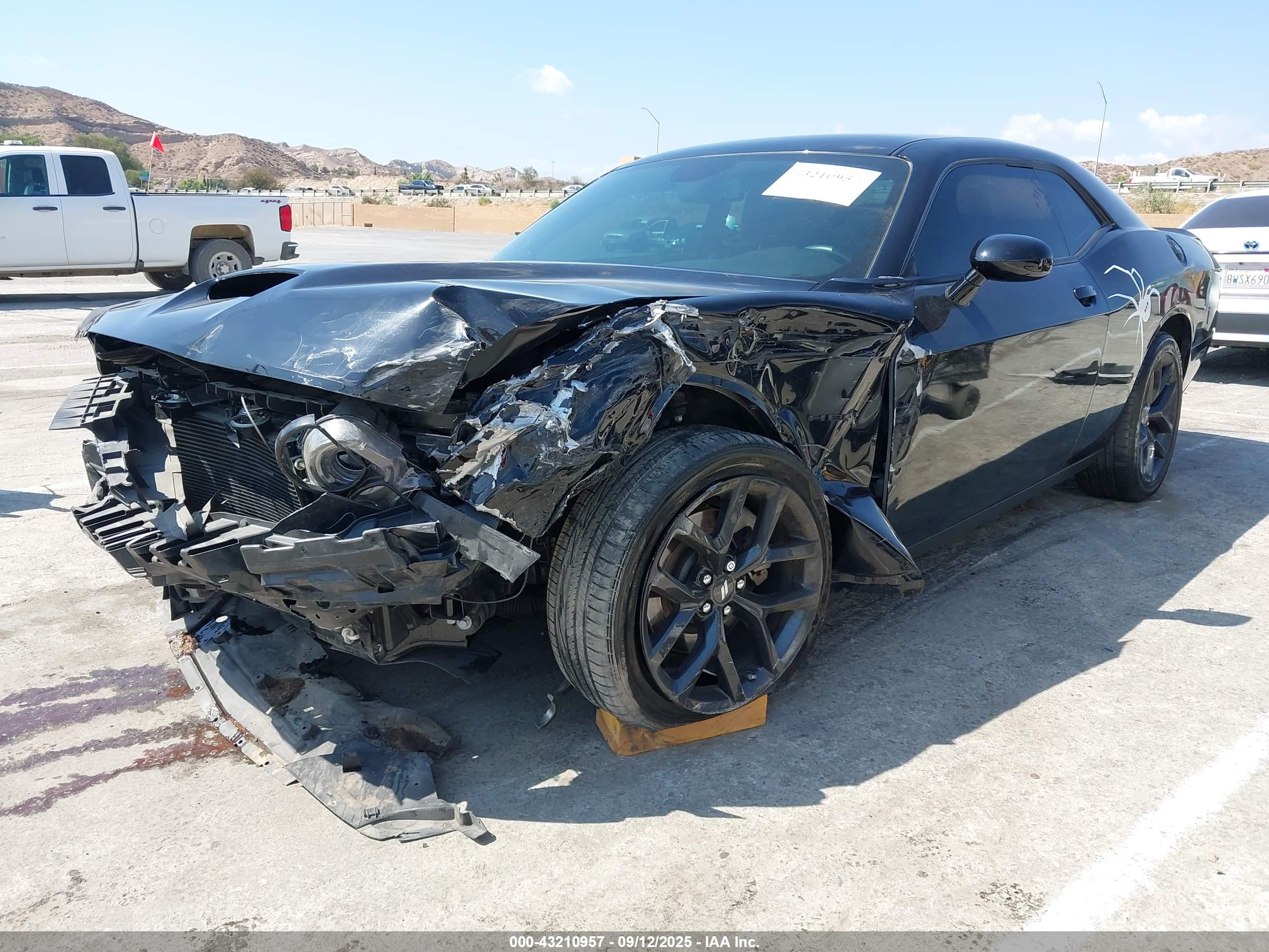 DODGE CHALLENGER image 2