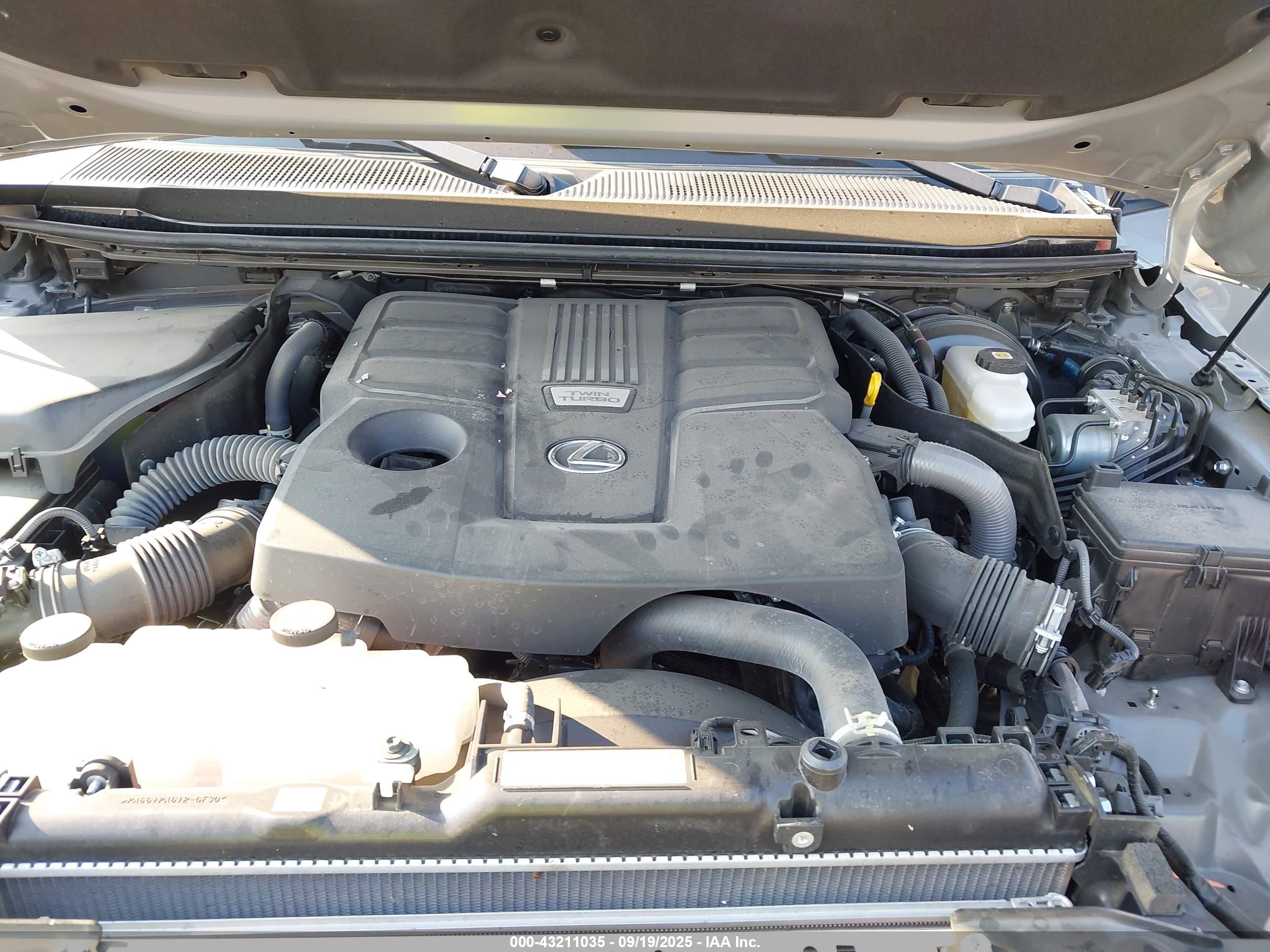 LEXUS GX image 10