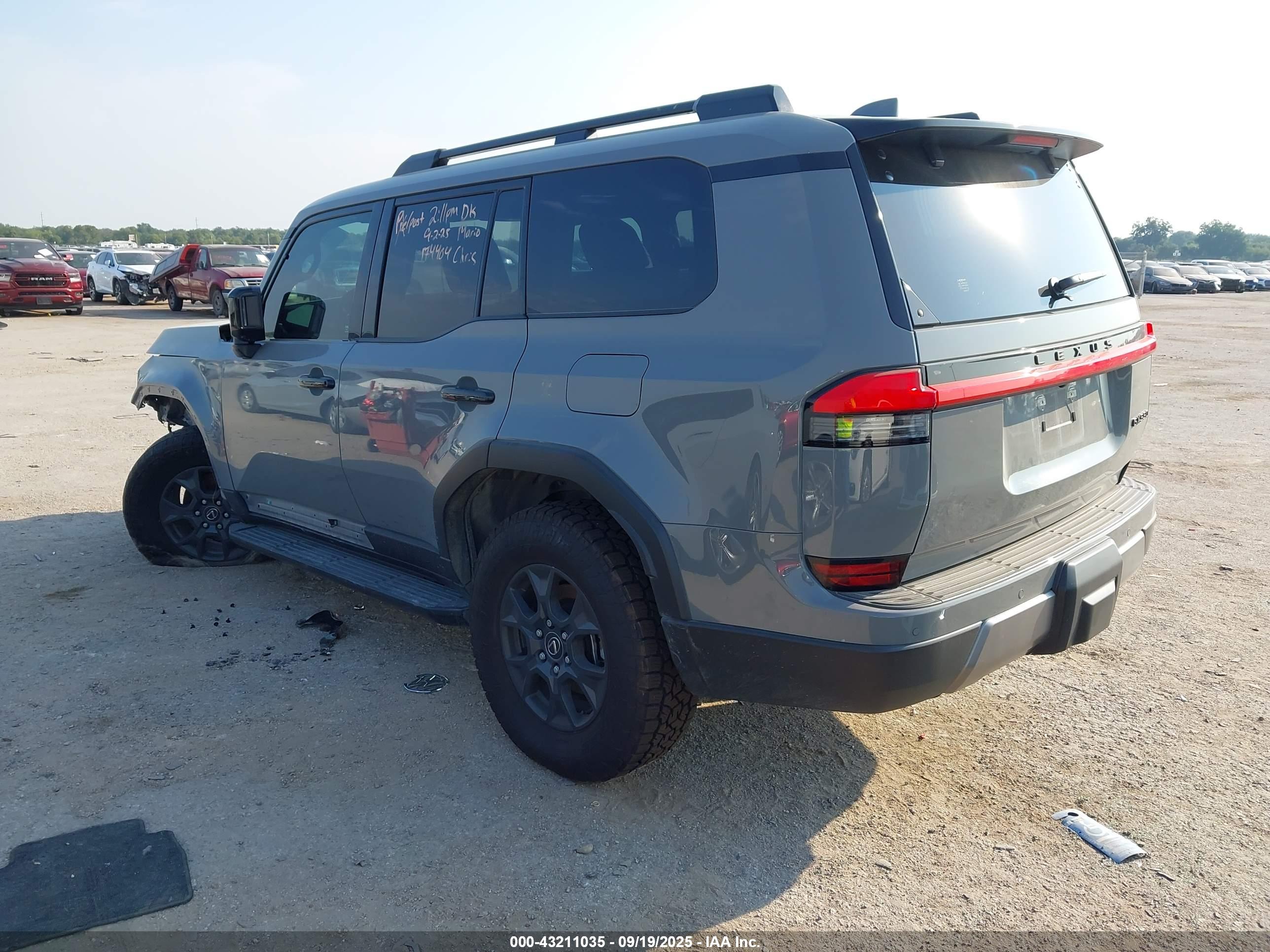 LEXUS GX image 3