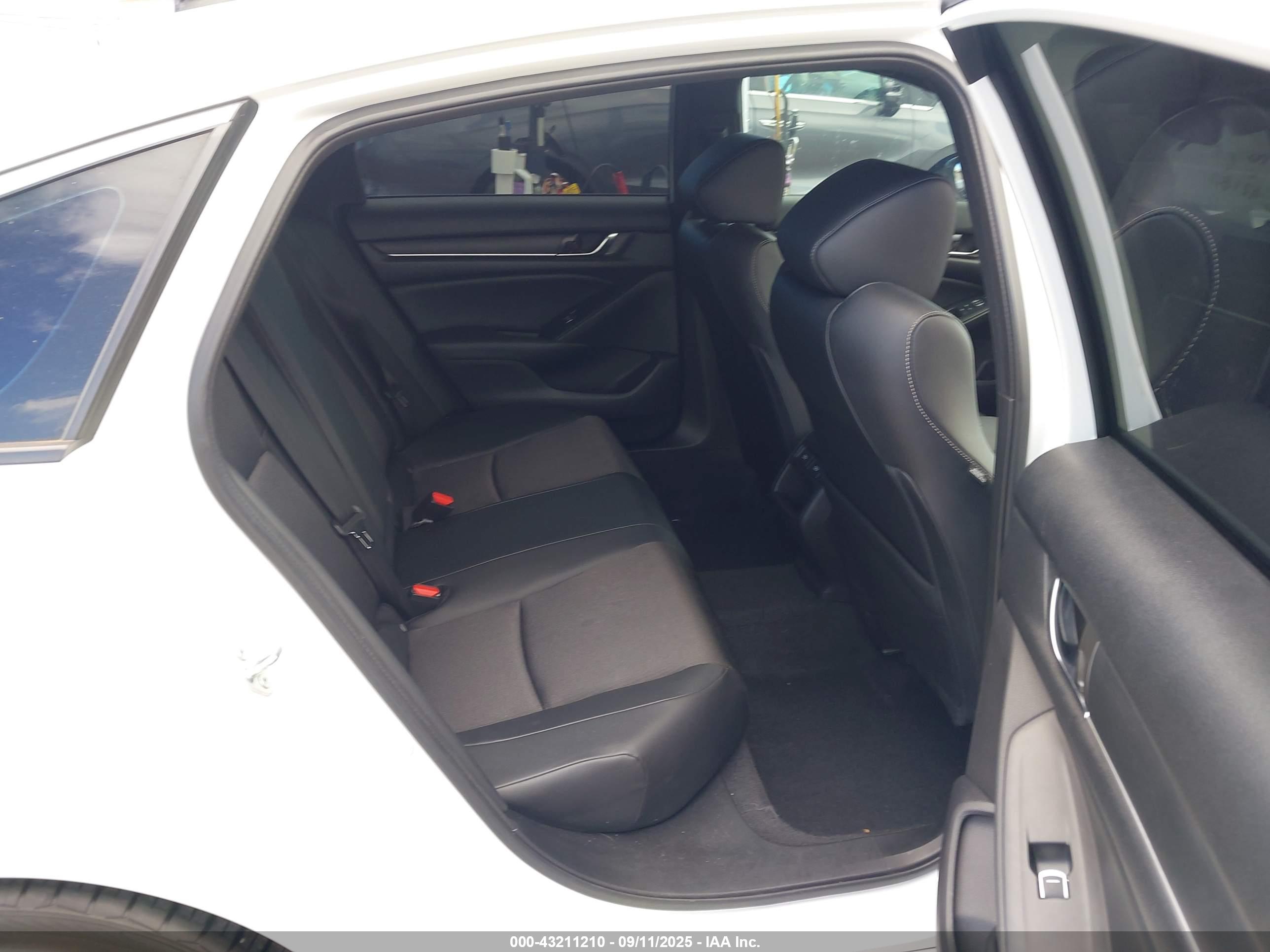 HONDA ACCORD image 8
