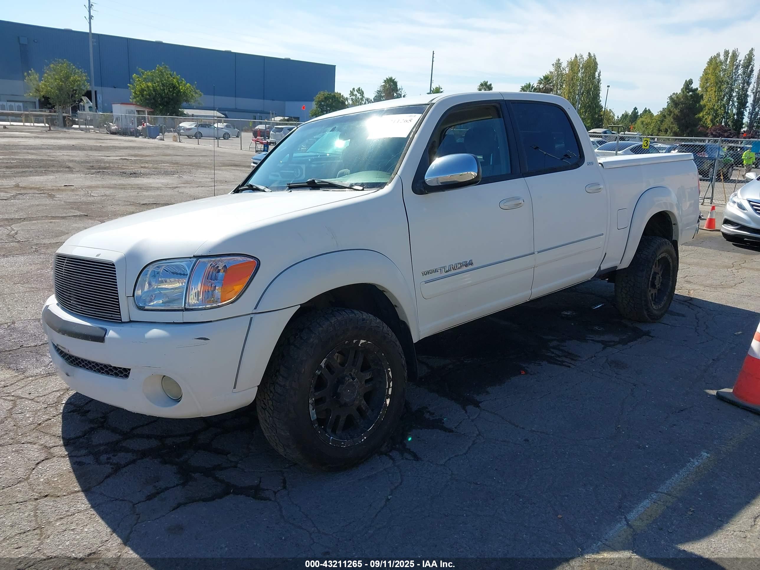 TOYOTA TUNDRA image 2
