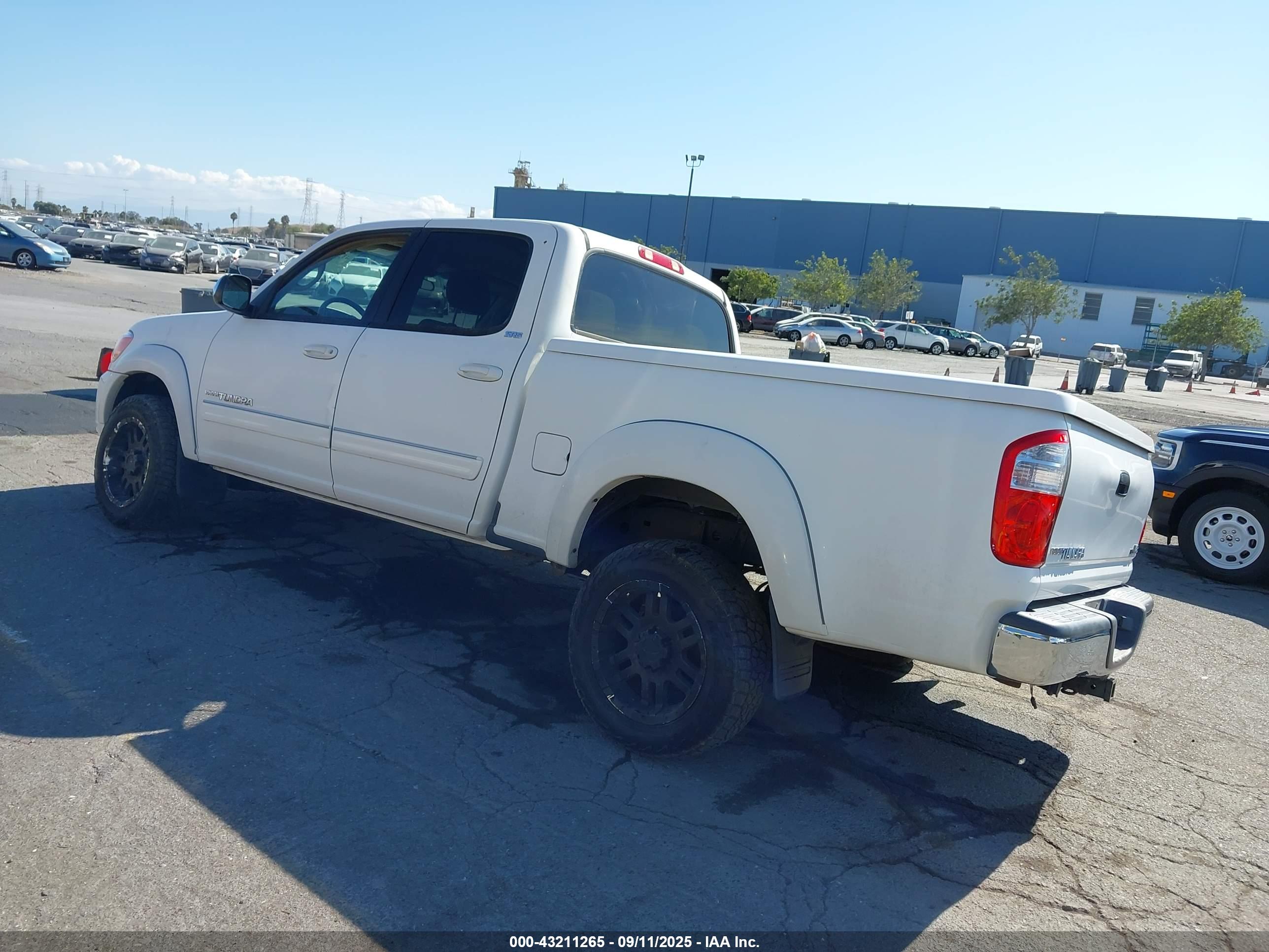 TOYOTA TUNDRA image 3