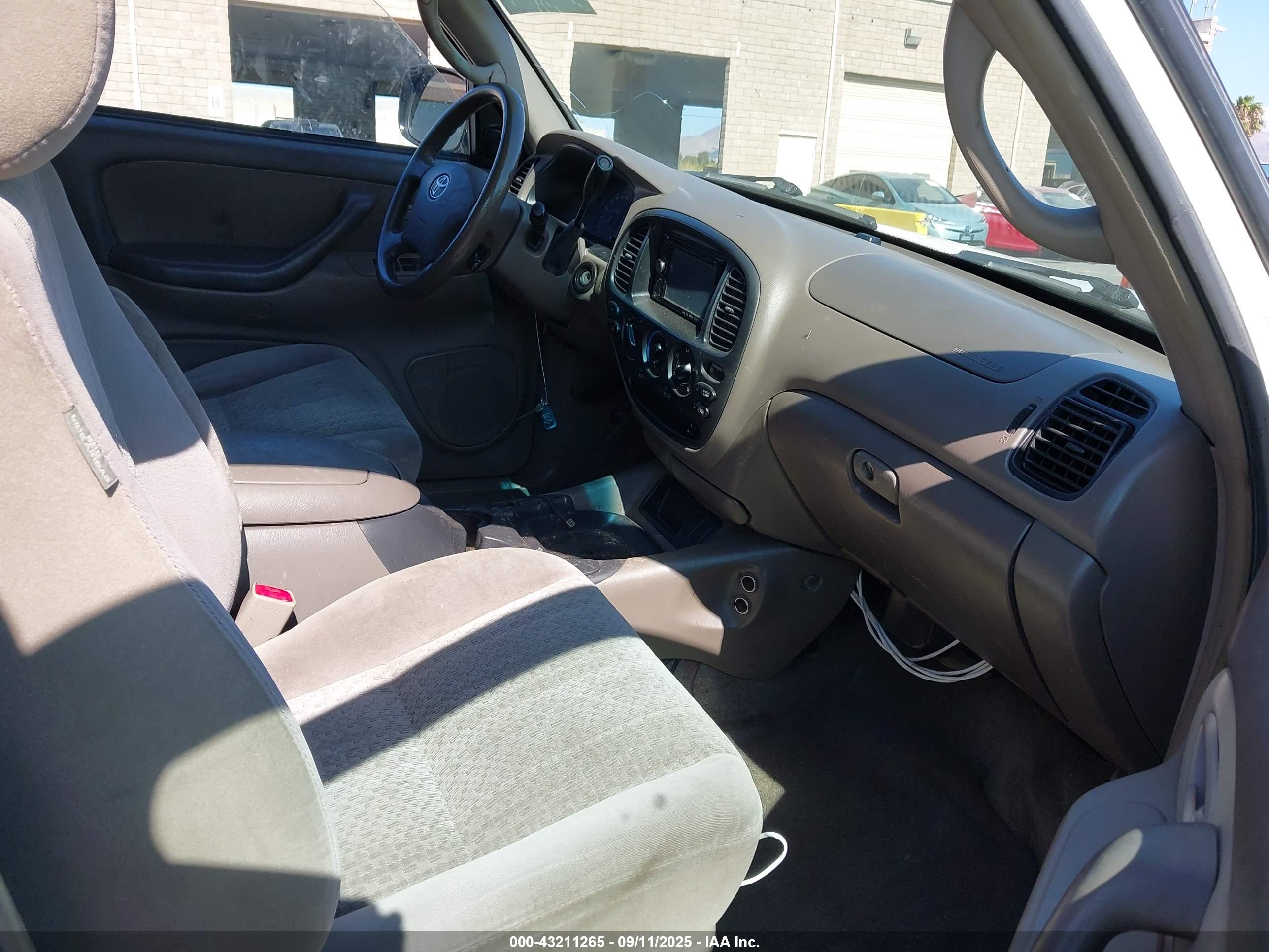 TOYOTA TUNDRA image 5
