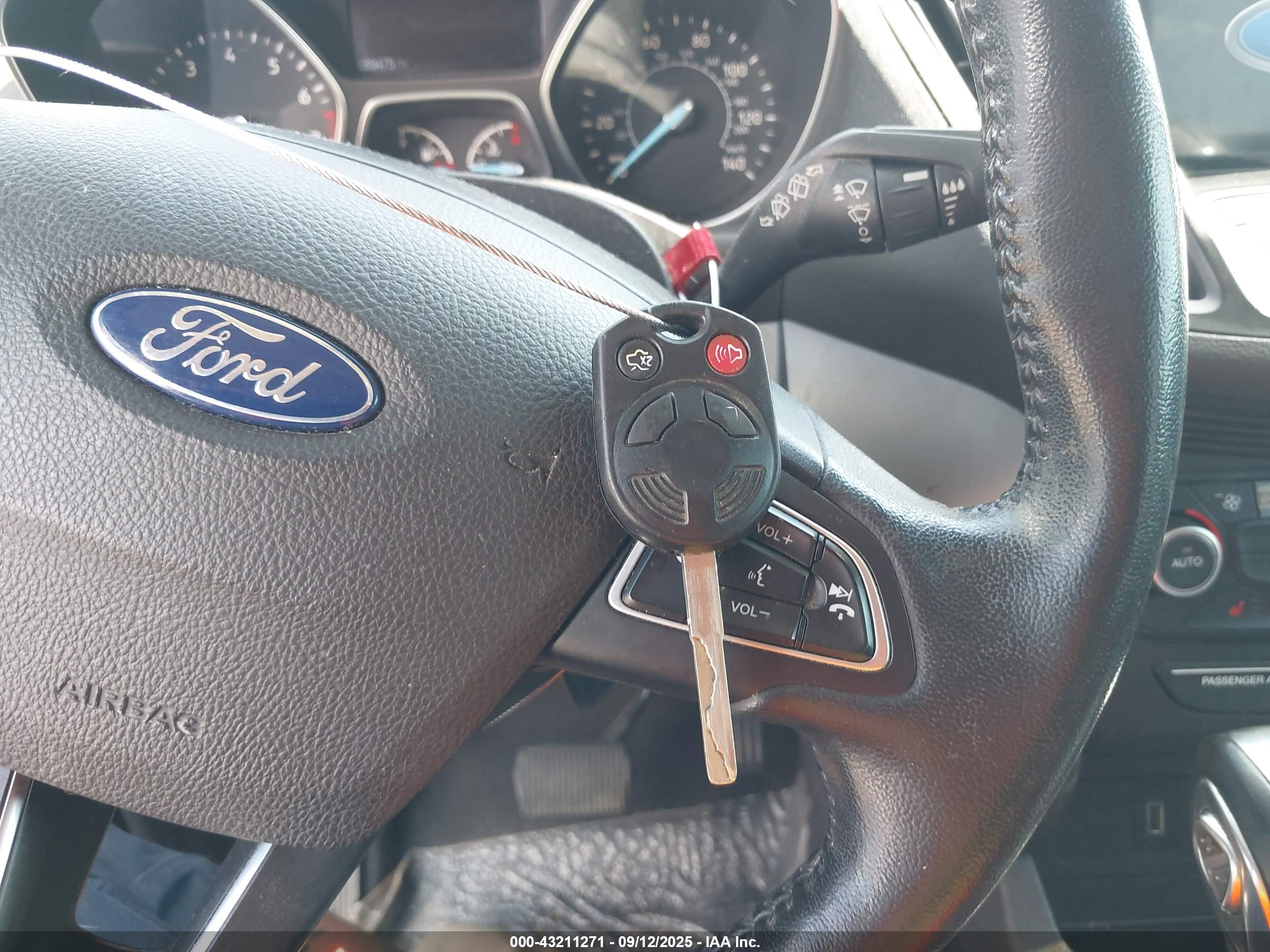 FORD ESCAPE image 11