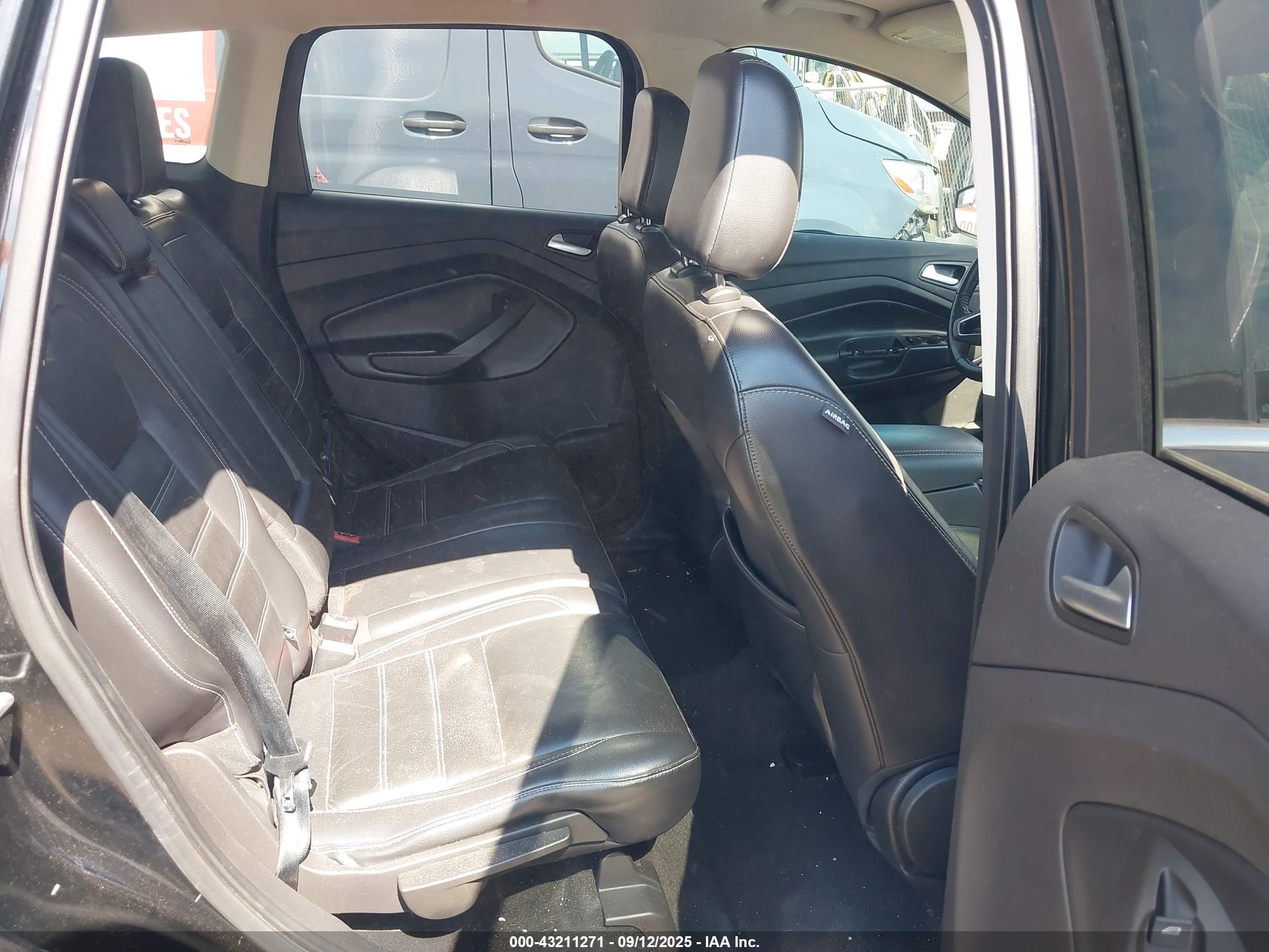 FORD ESCAPE image 8