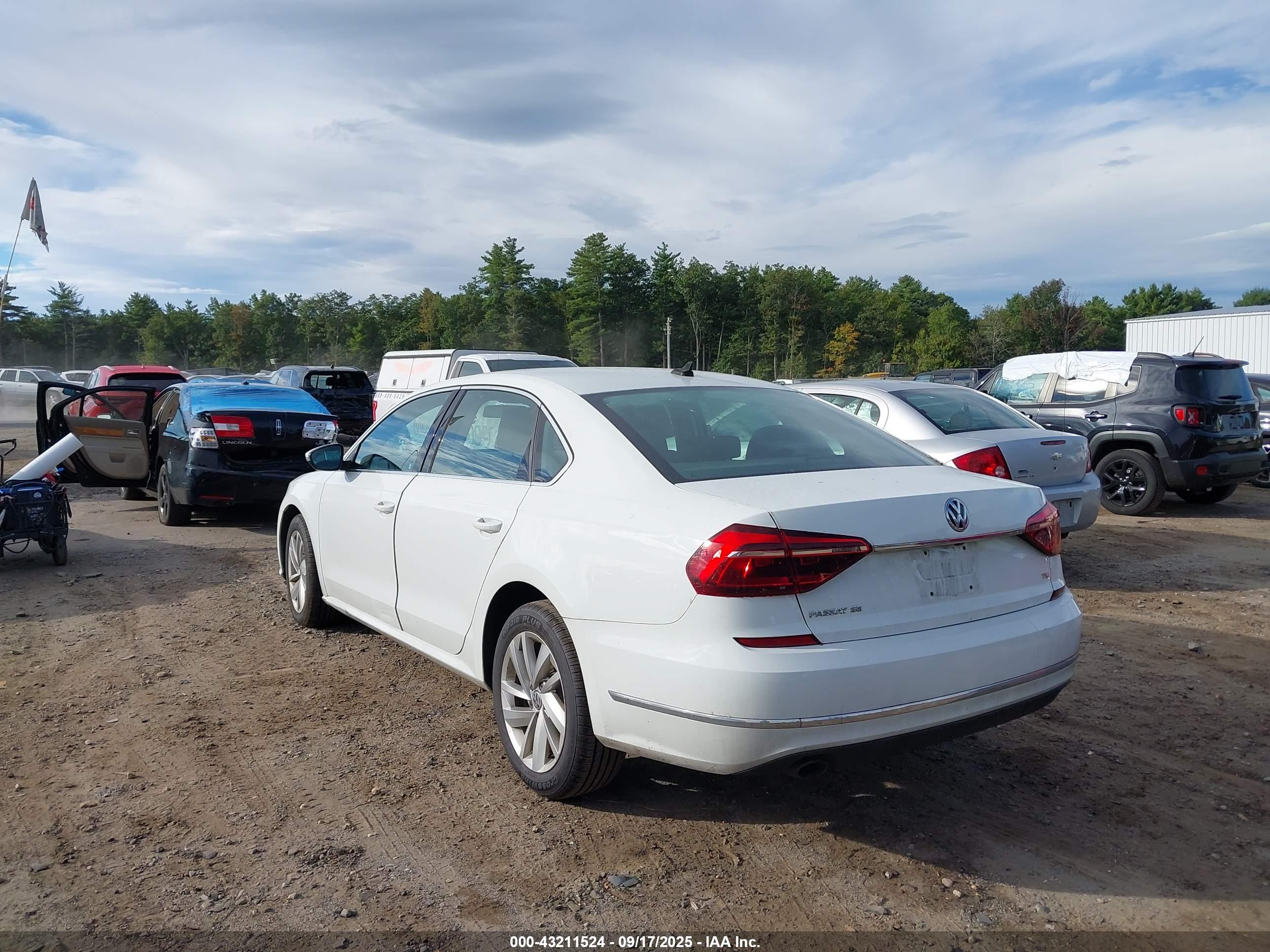 VOLKSWAGEN PASSAT image 3