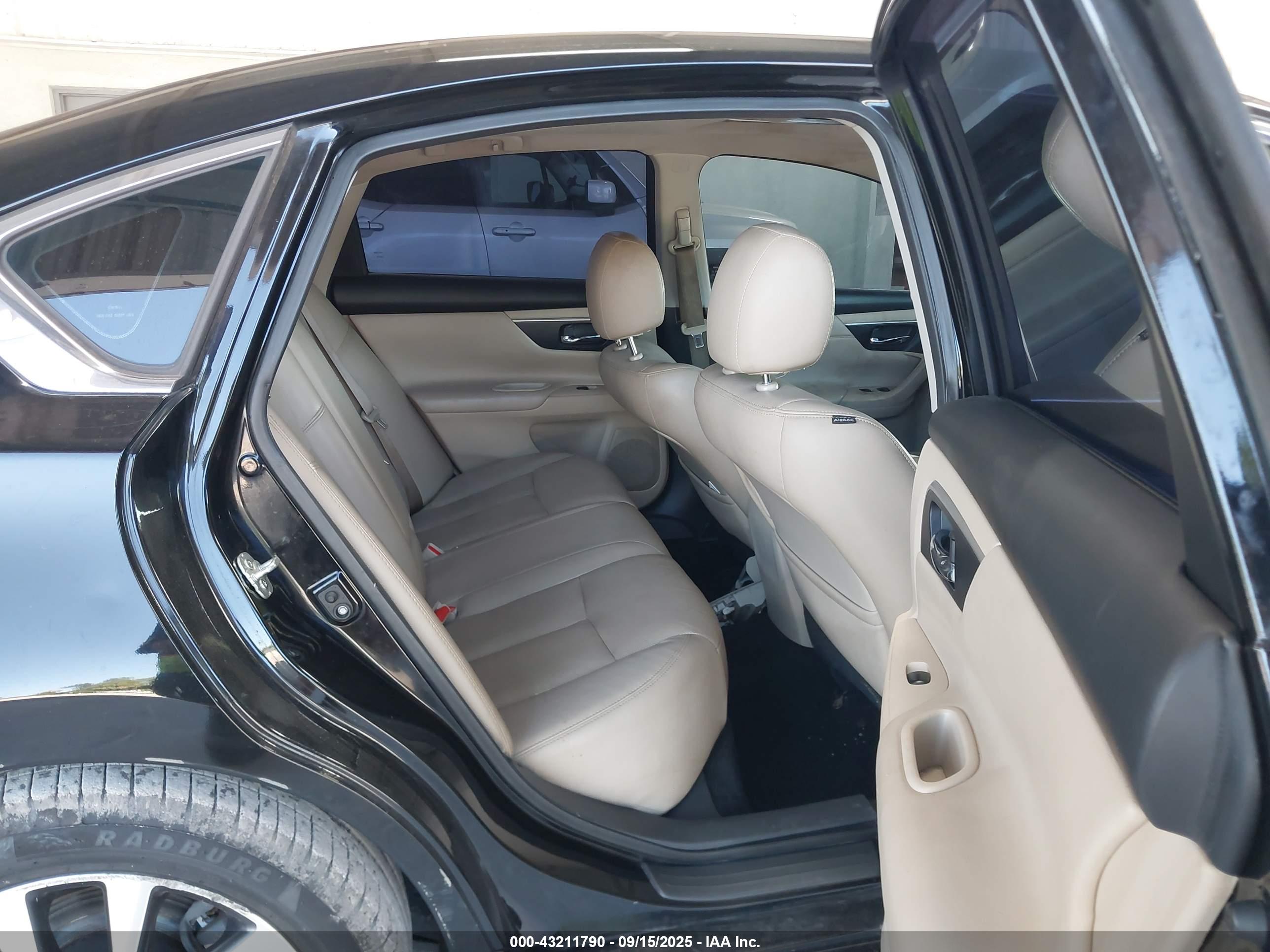 NISSAN ALTIMA image 8