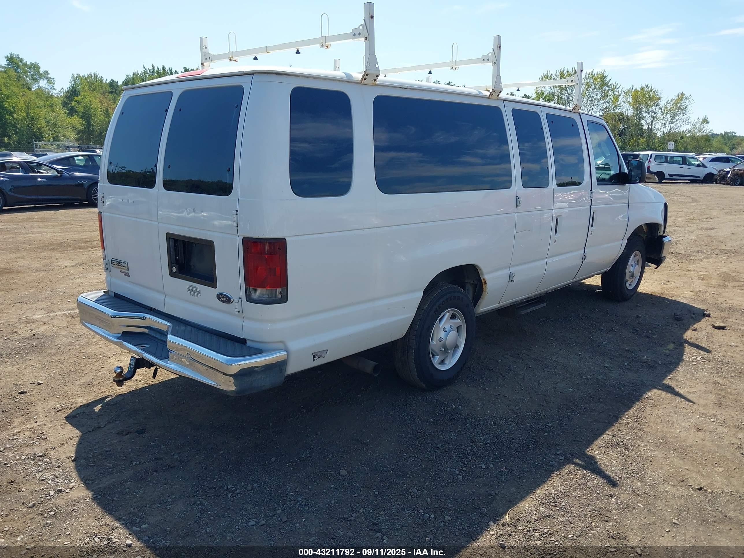 FORD E-350 image 4