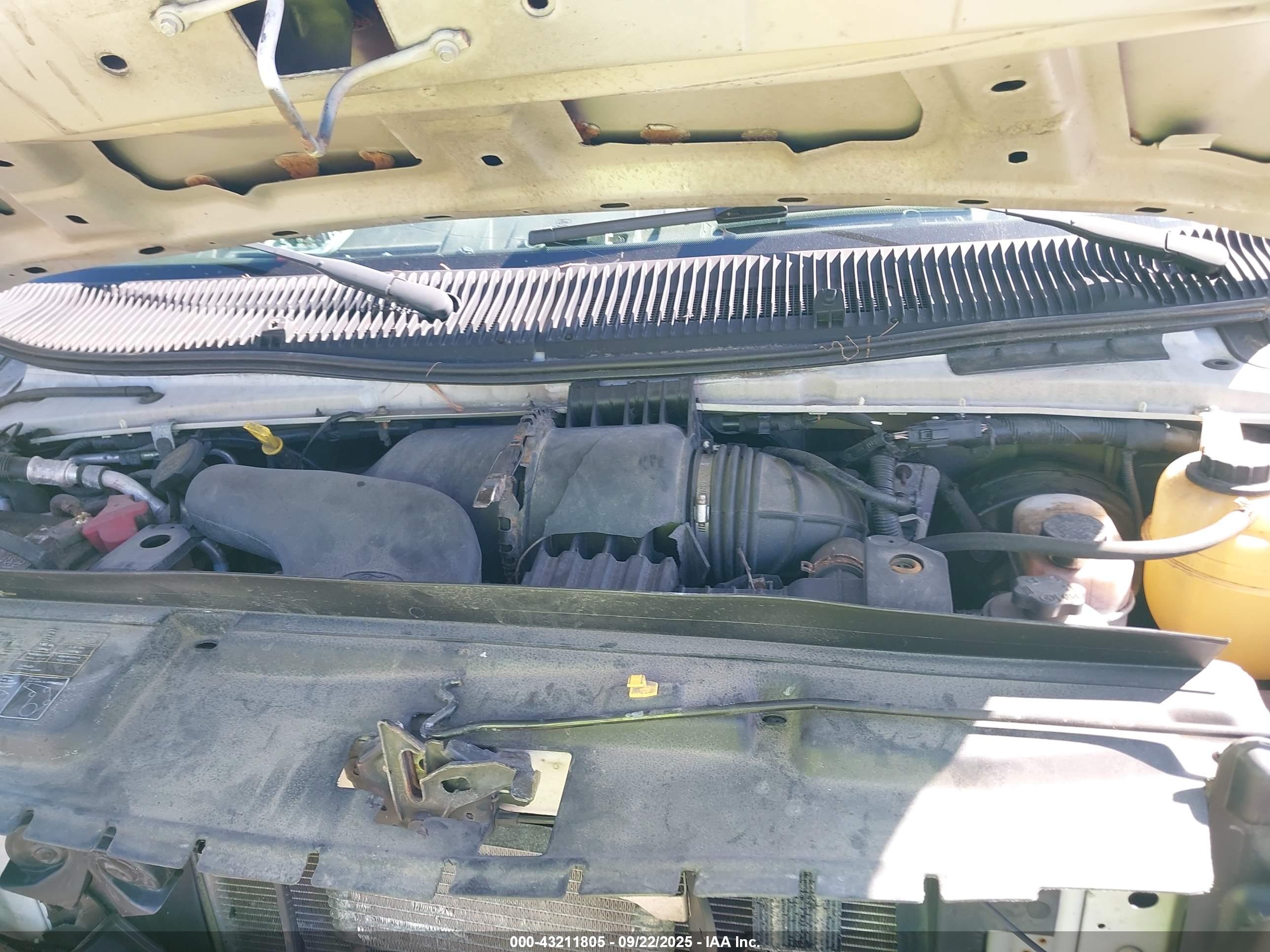 FORD E-150 image 10