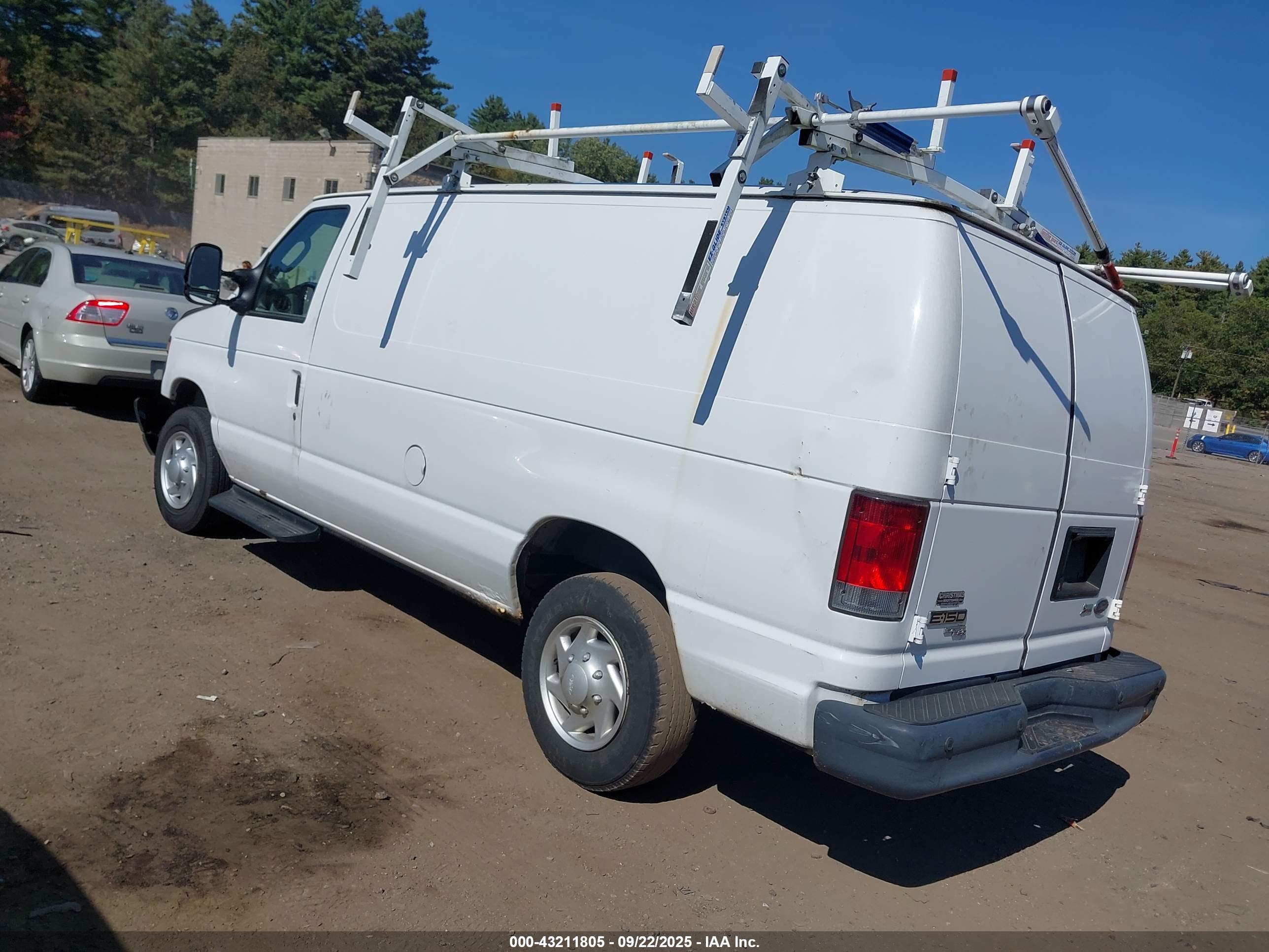 FORD E-150 image 3