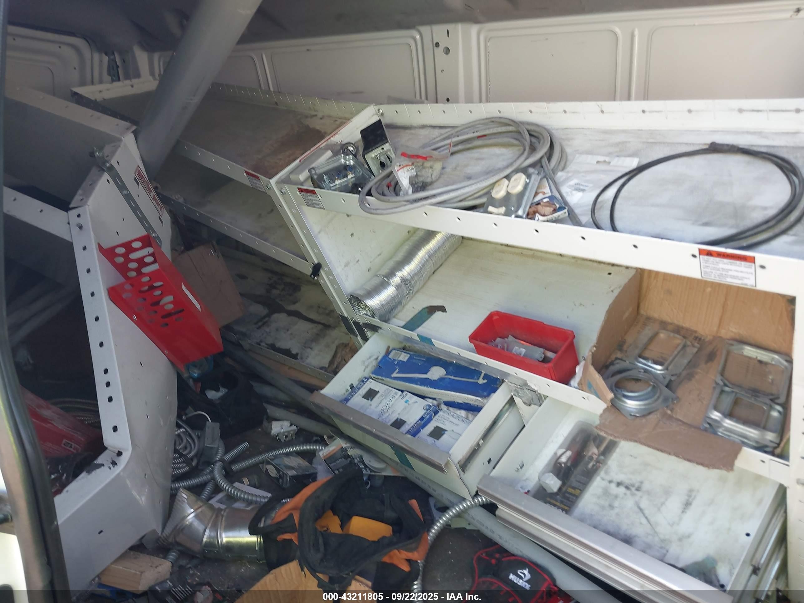 FORD E-150 image 8