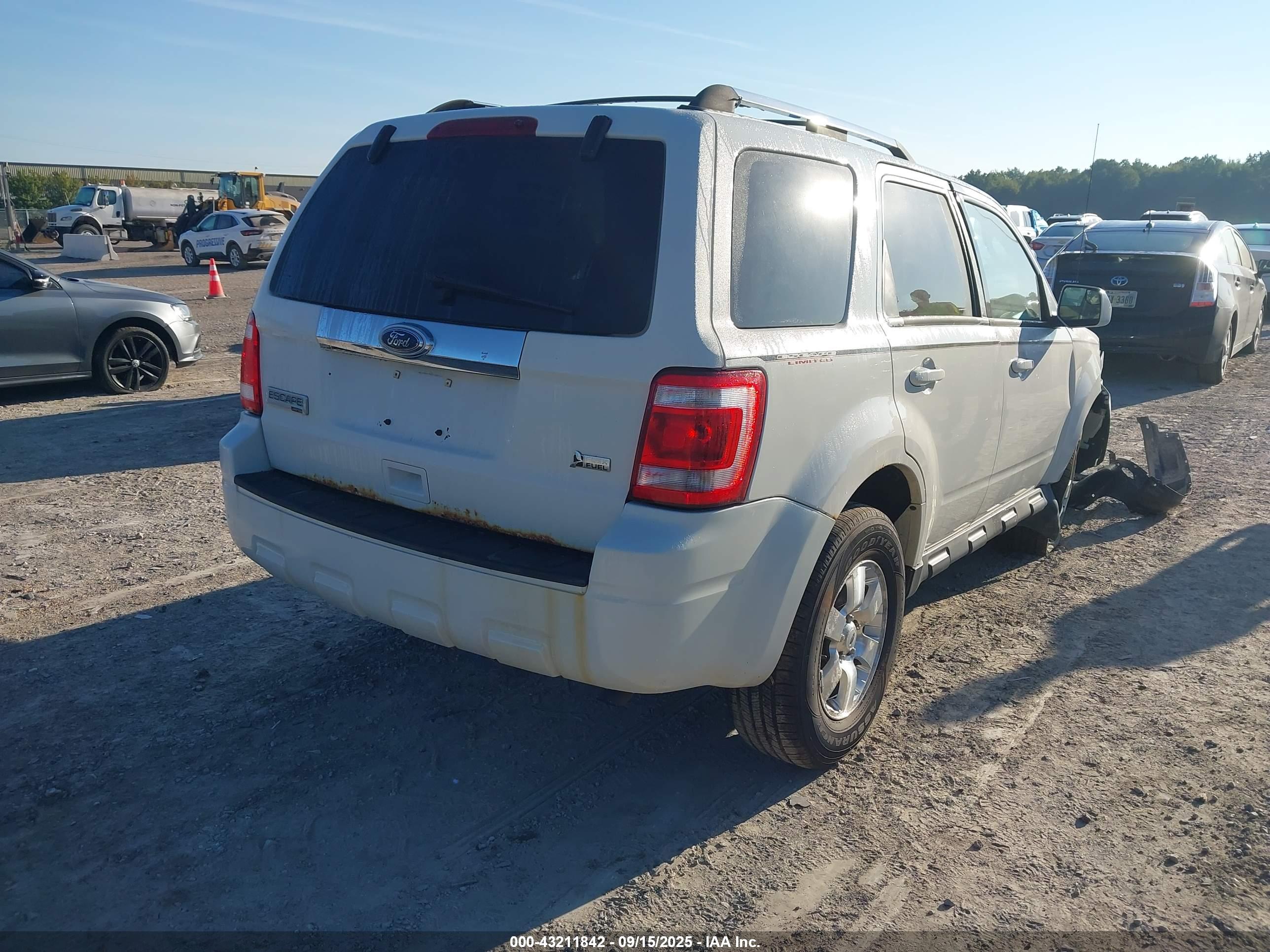 FORD ESCAPE image 4
