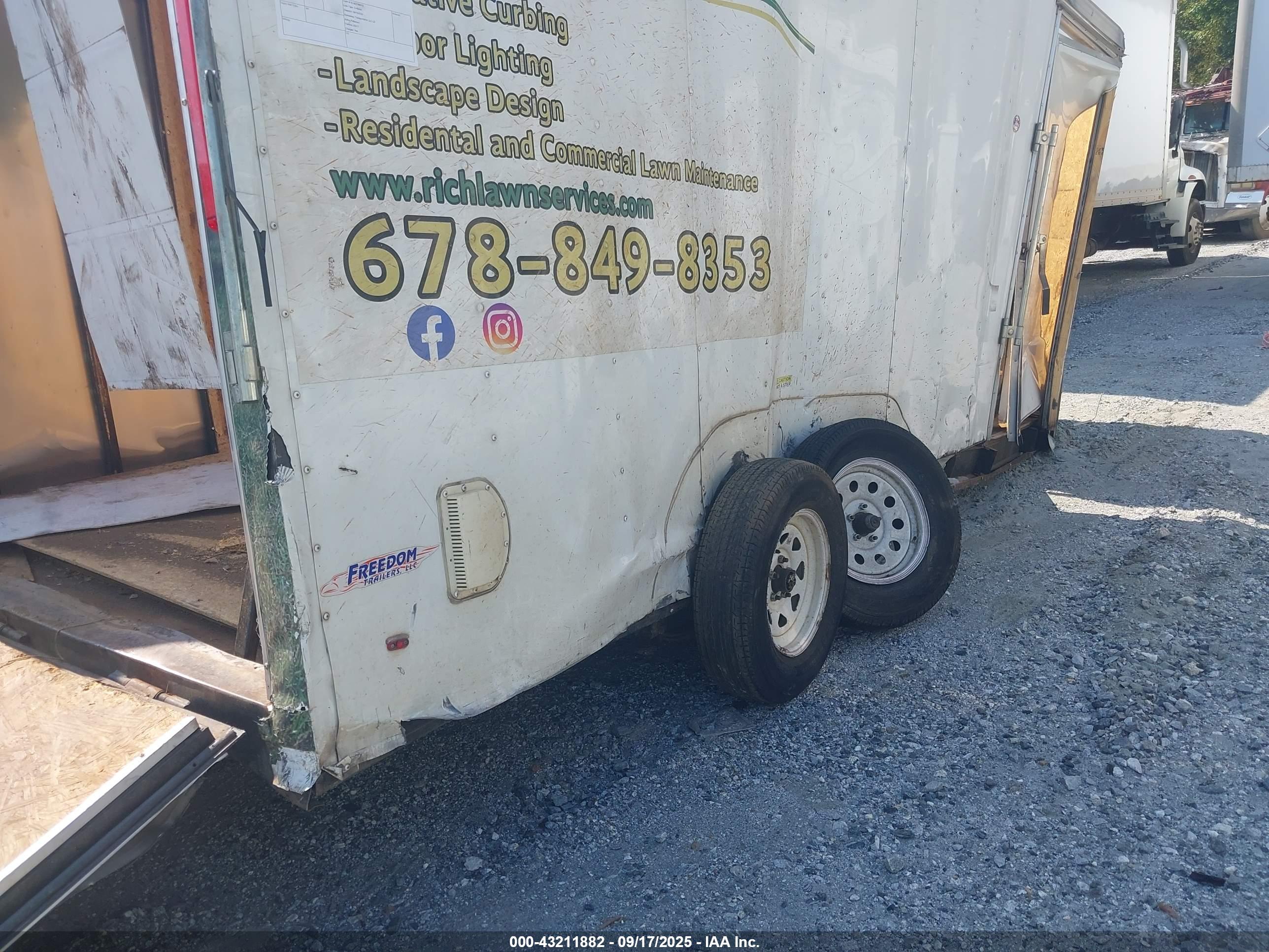 UTILITY TRAILER image 6