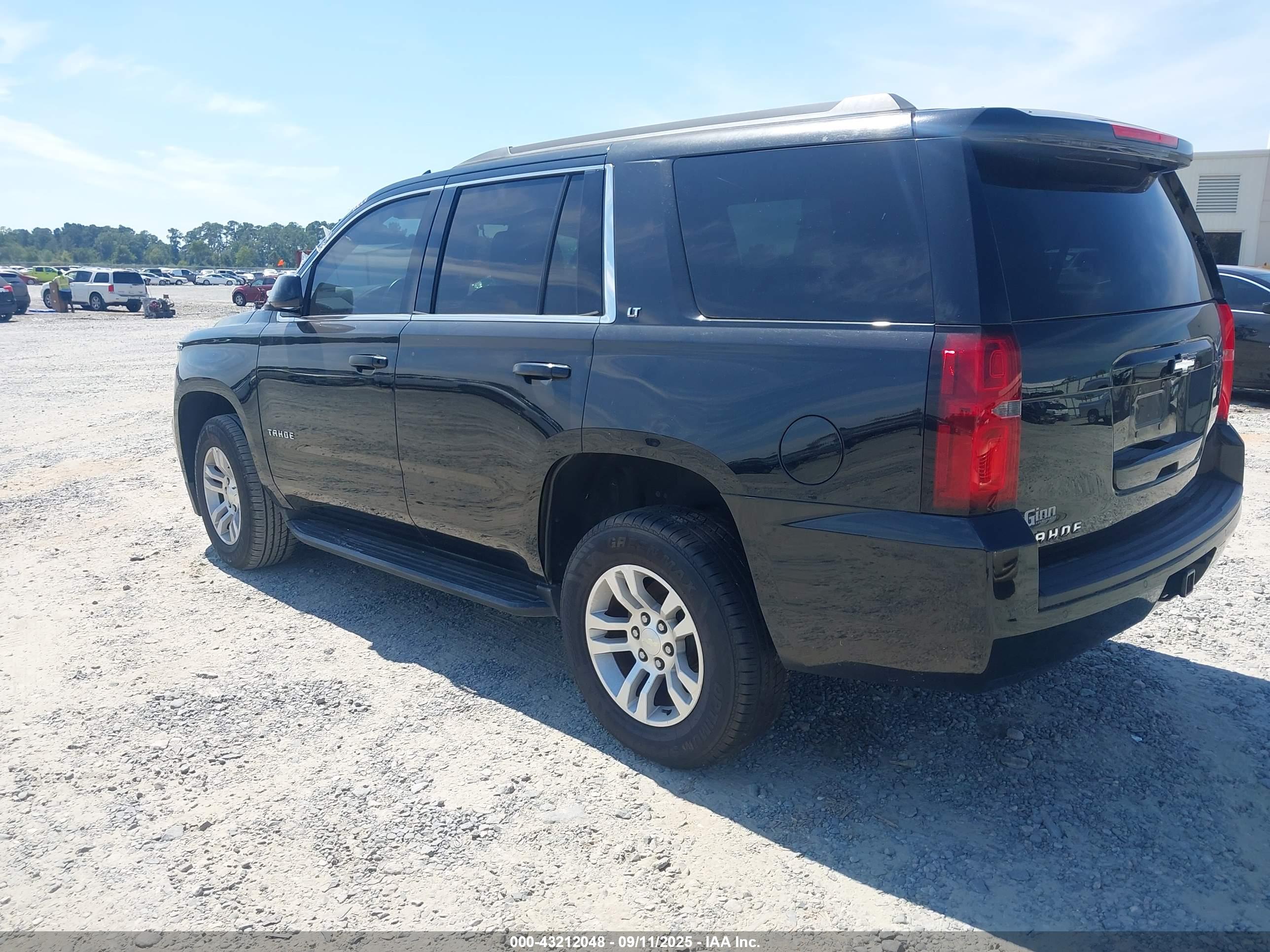 CHEVROLET TAHOE image 3