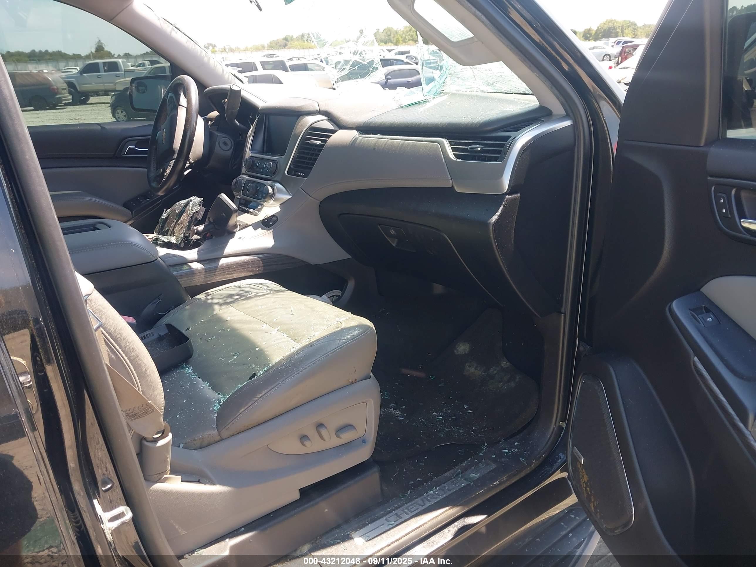 CHEVROLET TAHOE image 5