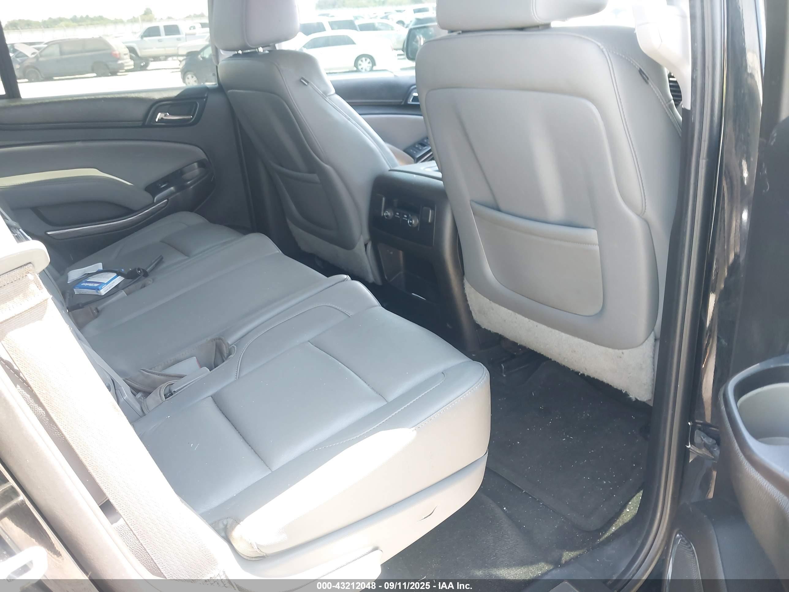 CHEVROLET TAHOE image 8