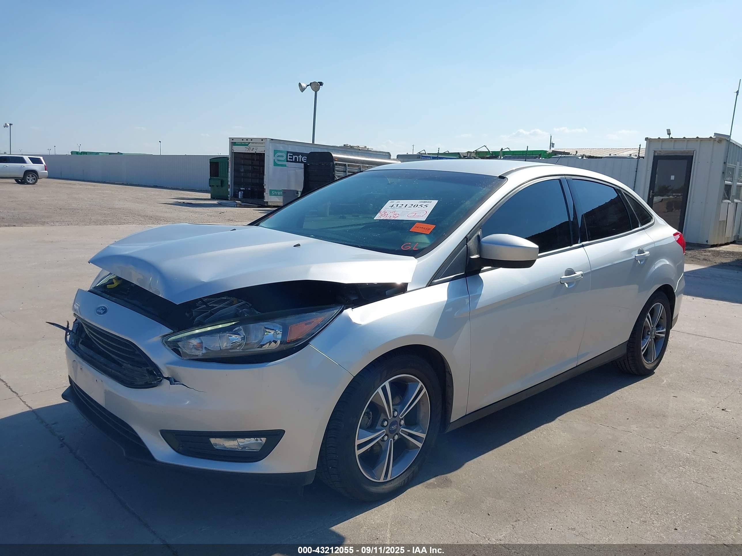 FORD FOCUS image 2