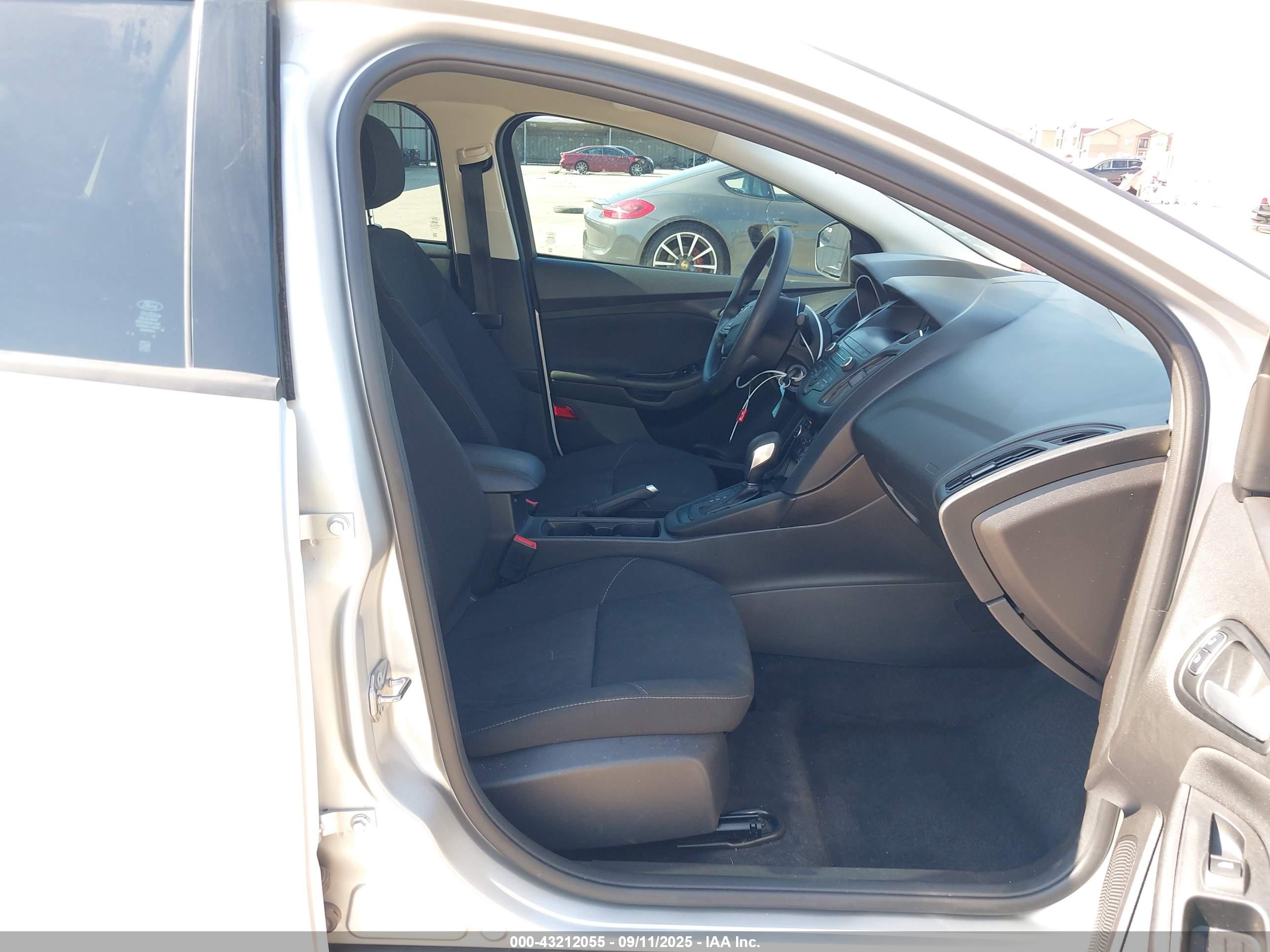 FORD FOCUS image 5
