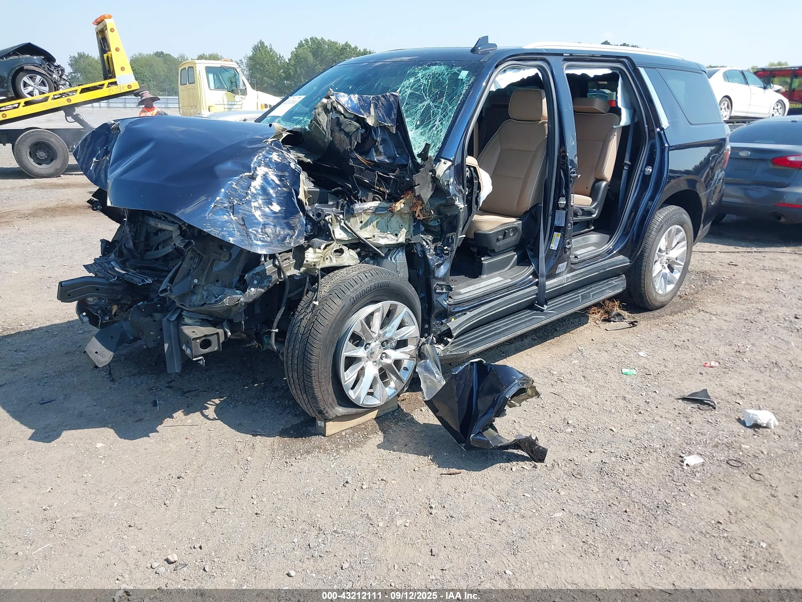 CHEVROLET TAHOE image 2