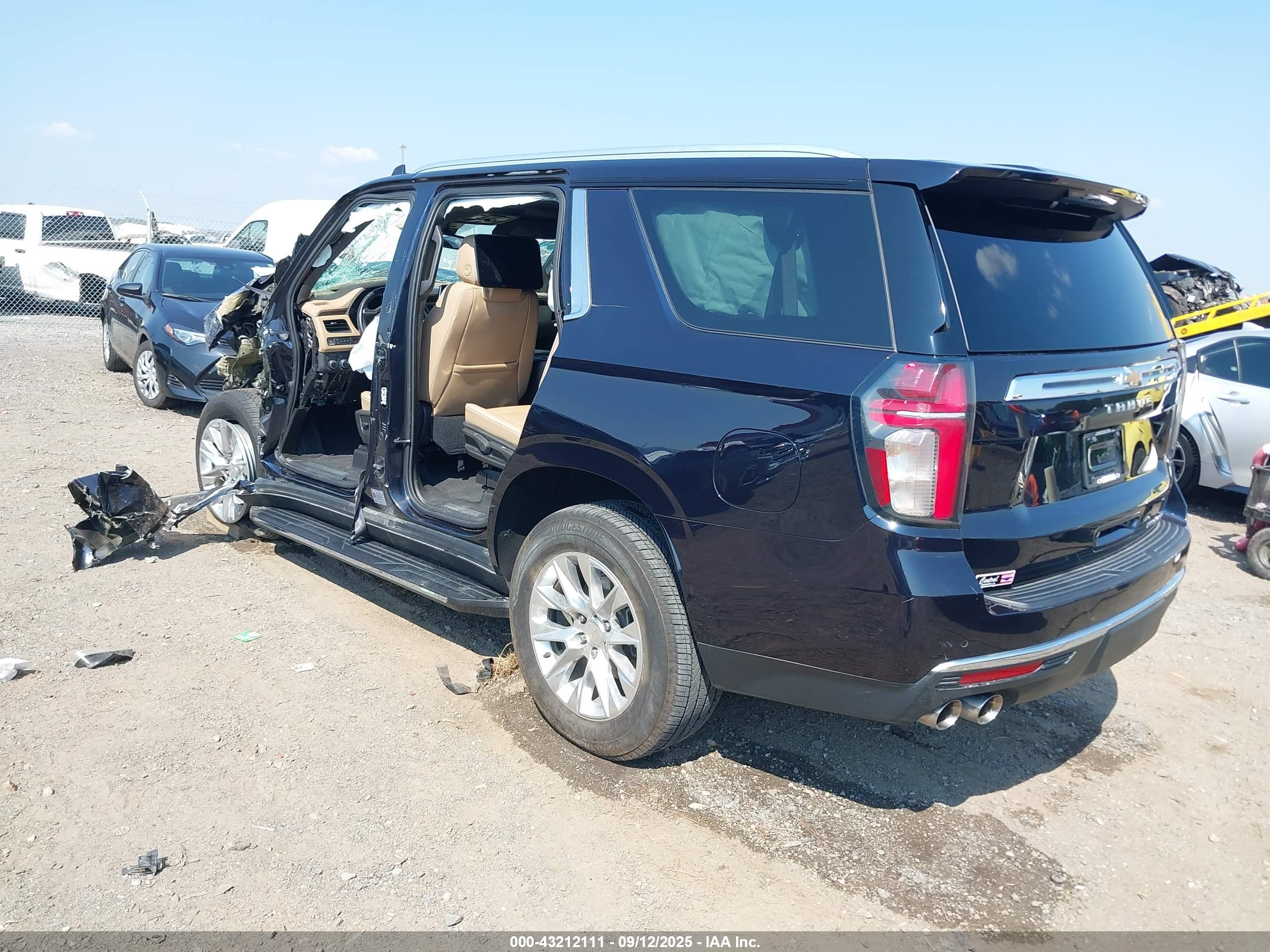 CHEVROLET TAHOE image 3