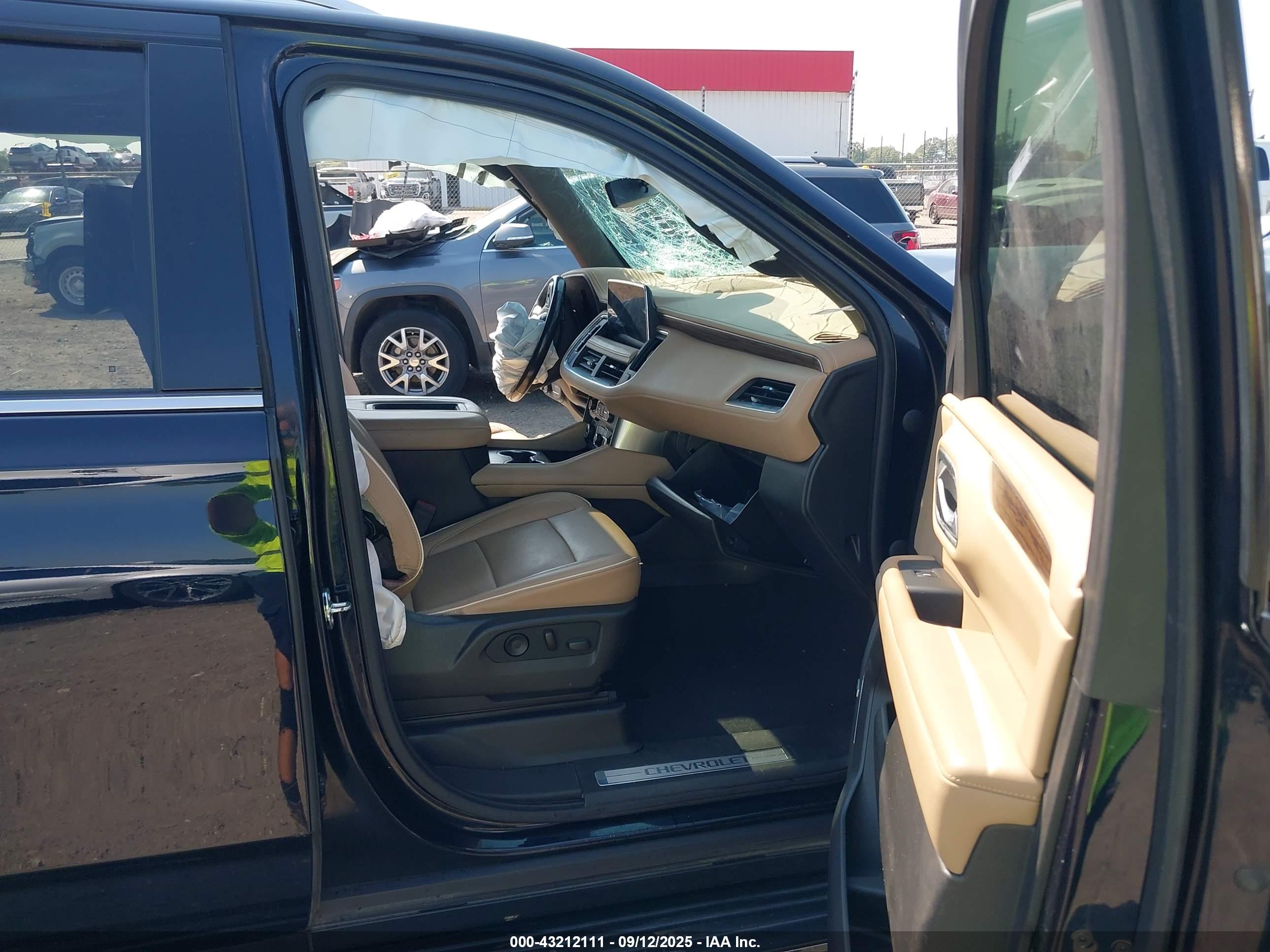CHEVROLET TAHOE image 5