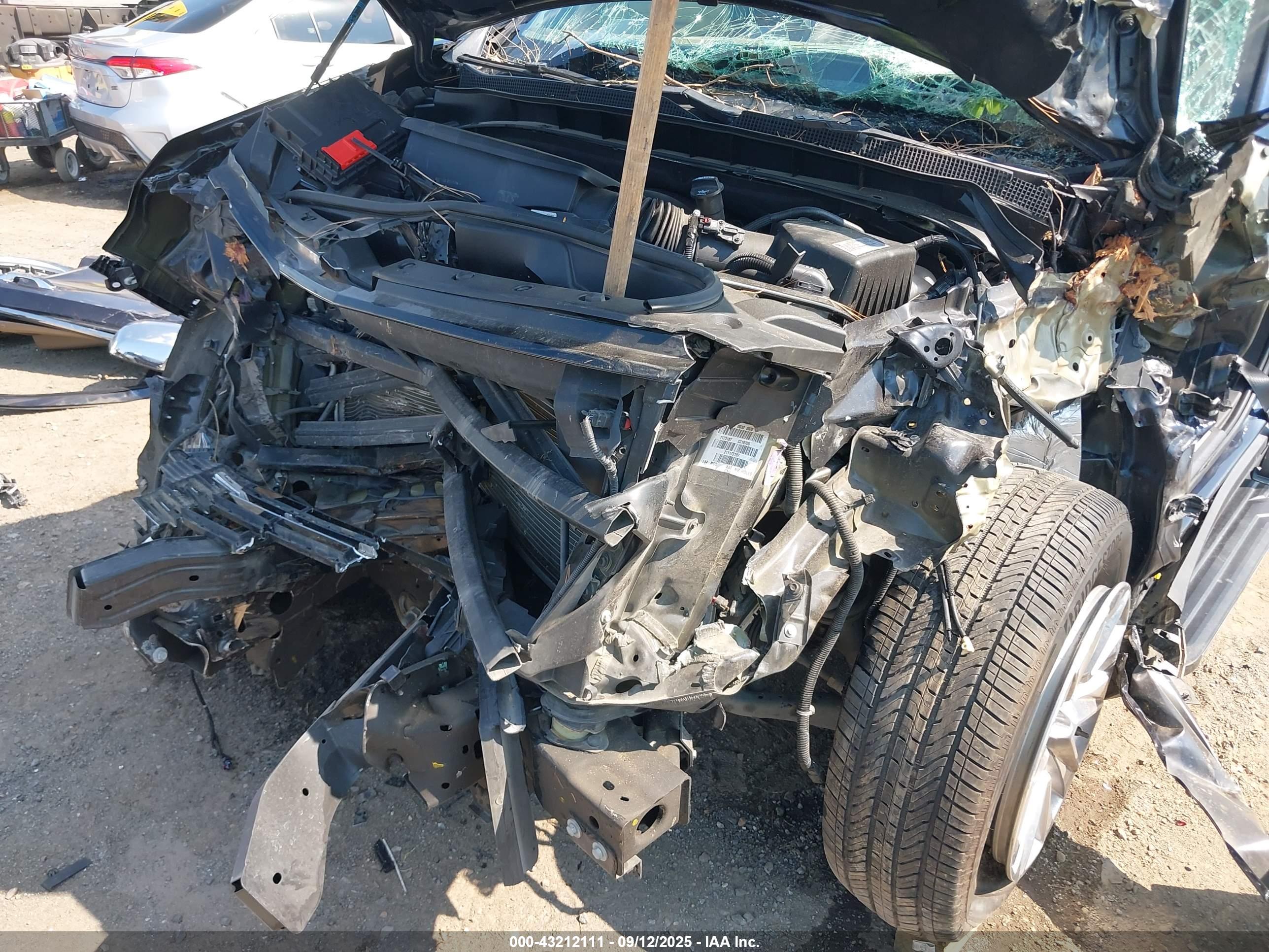 CHEVROLET TAHOE image 6