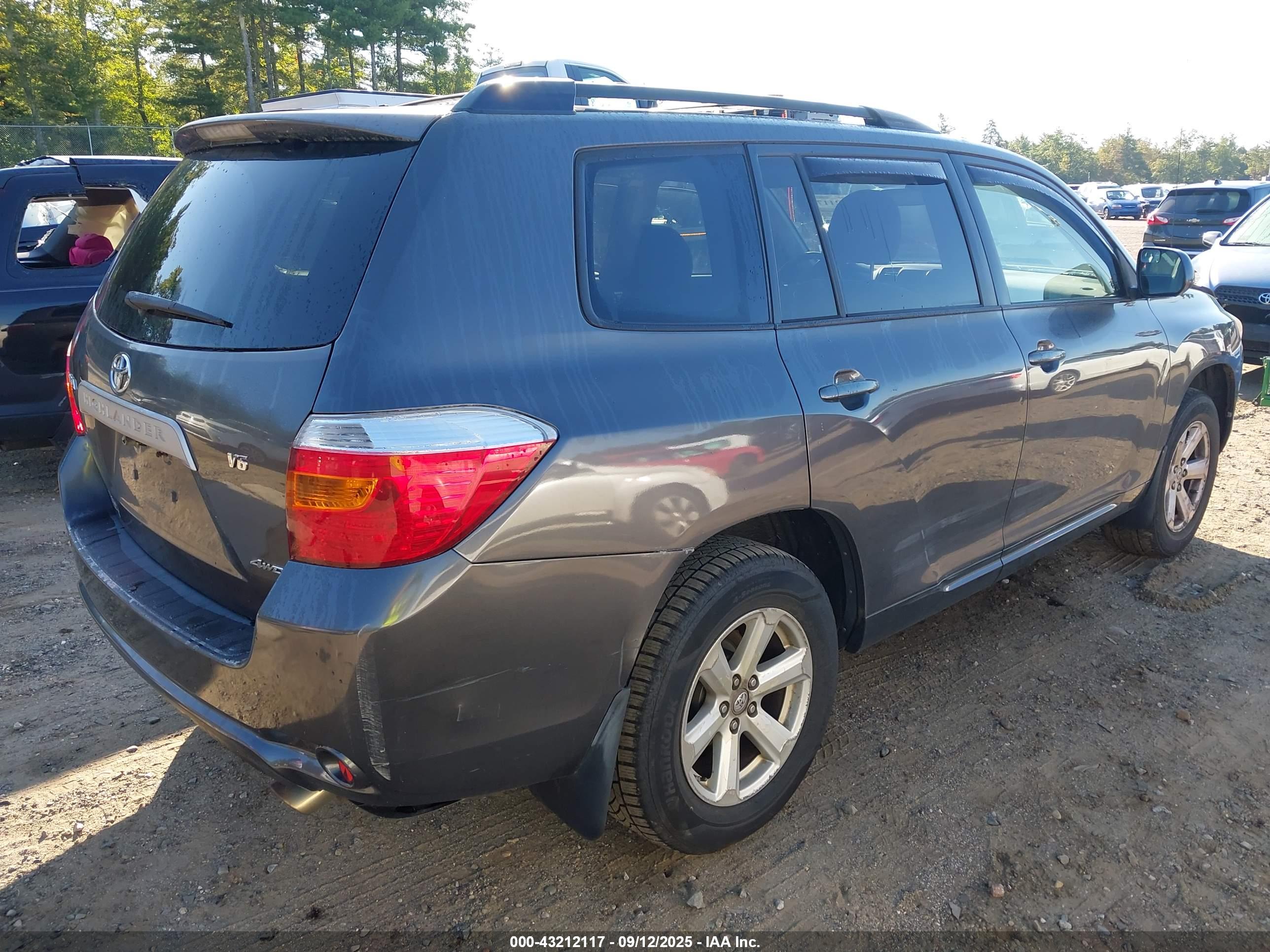 TOYOTA HIGHLANDER image 4
