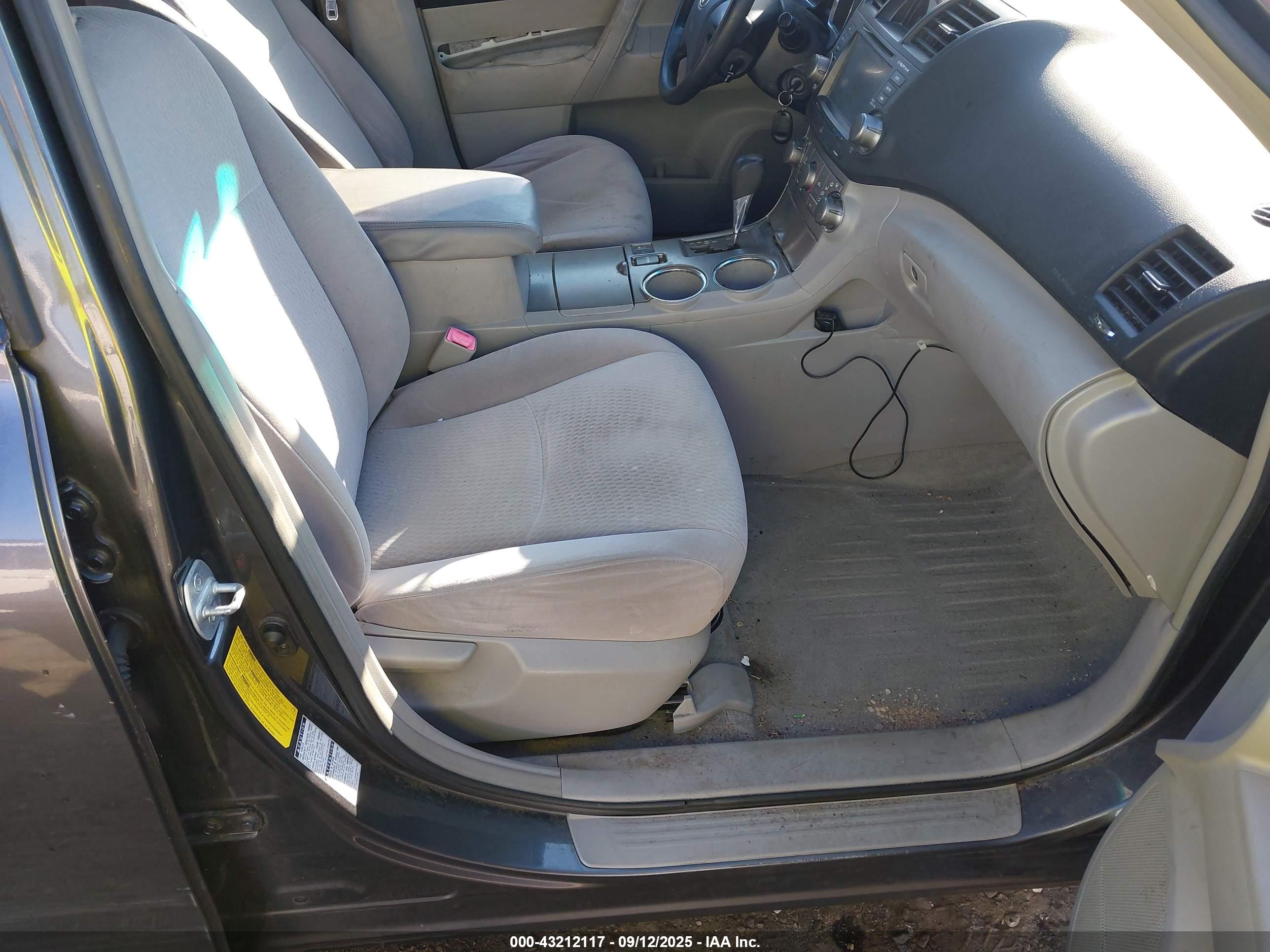 TOYOTA HIGHLANDER image 5