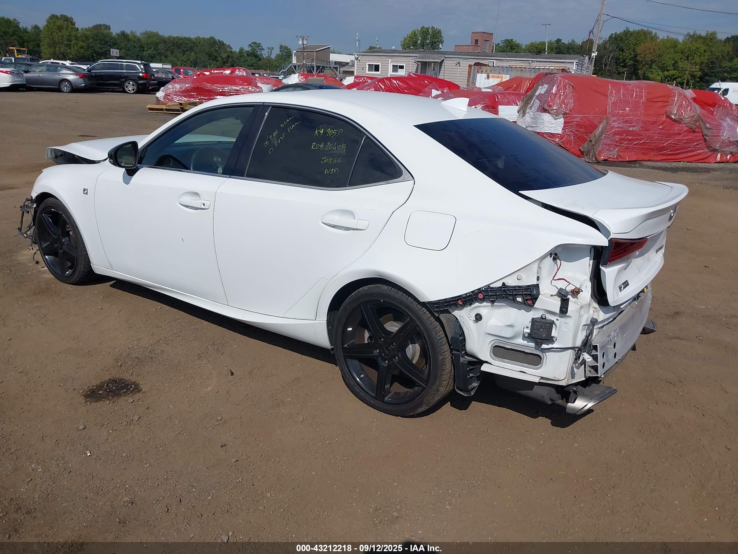 LEXUS IS image 3